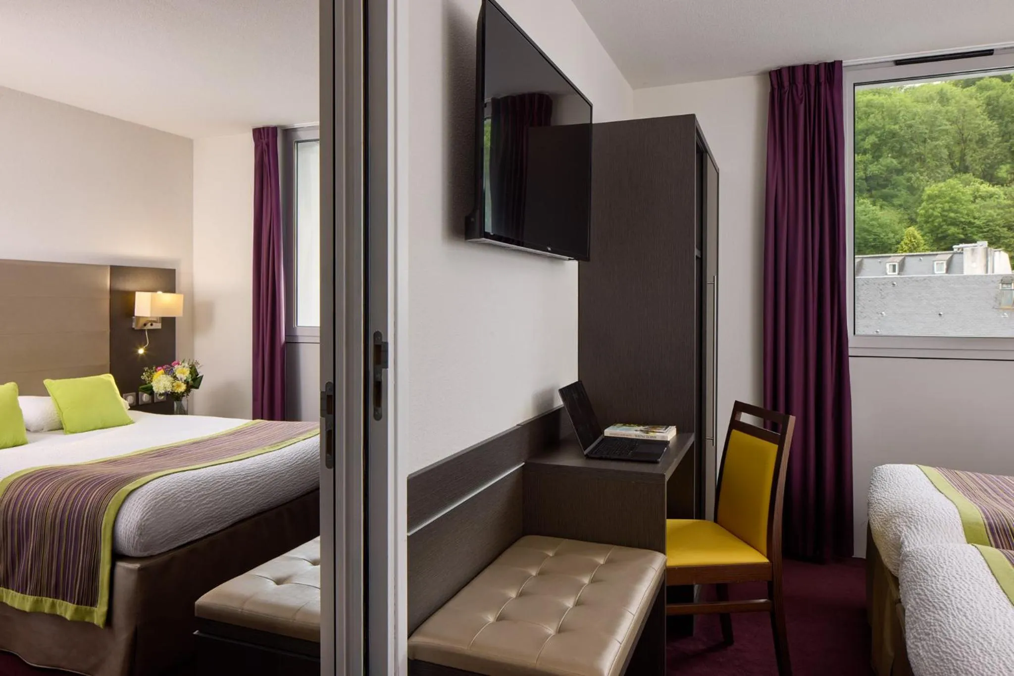 Bedroom, Bed in Hôtel Astrid