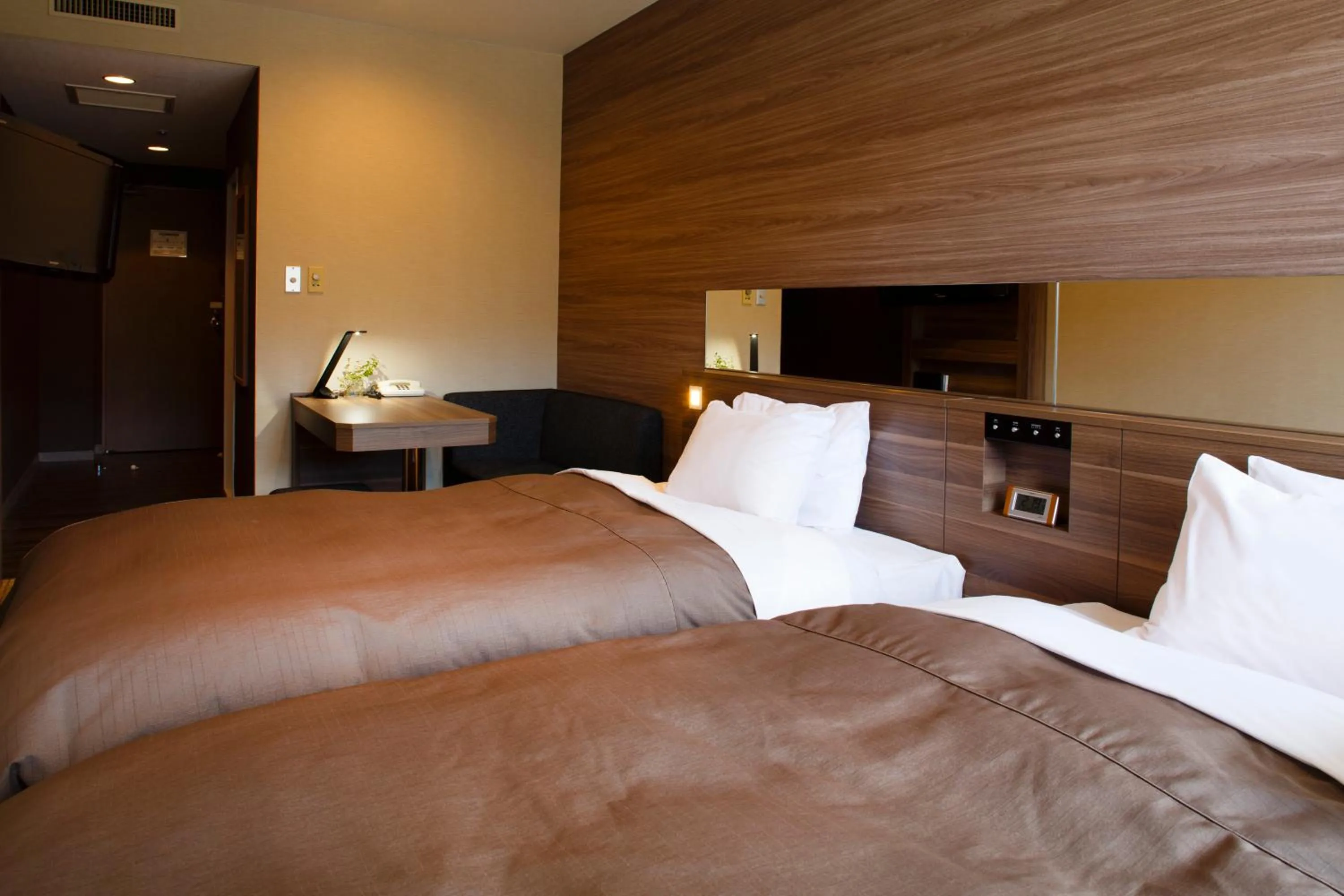 Photo of the whole room, Bed in Fuji View Hotel