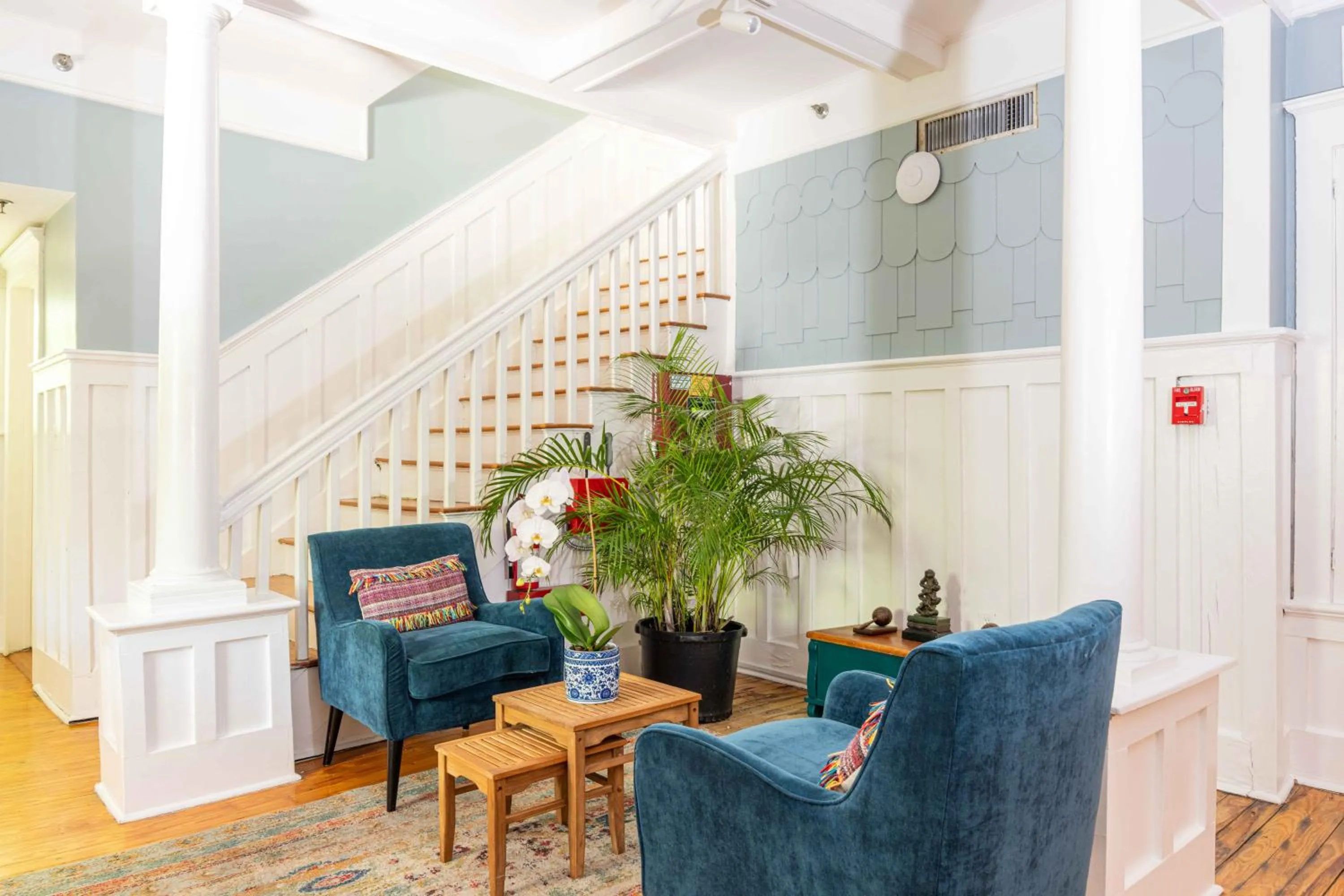 Day in Miami River Inn by Renzzi