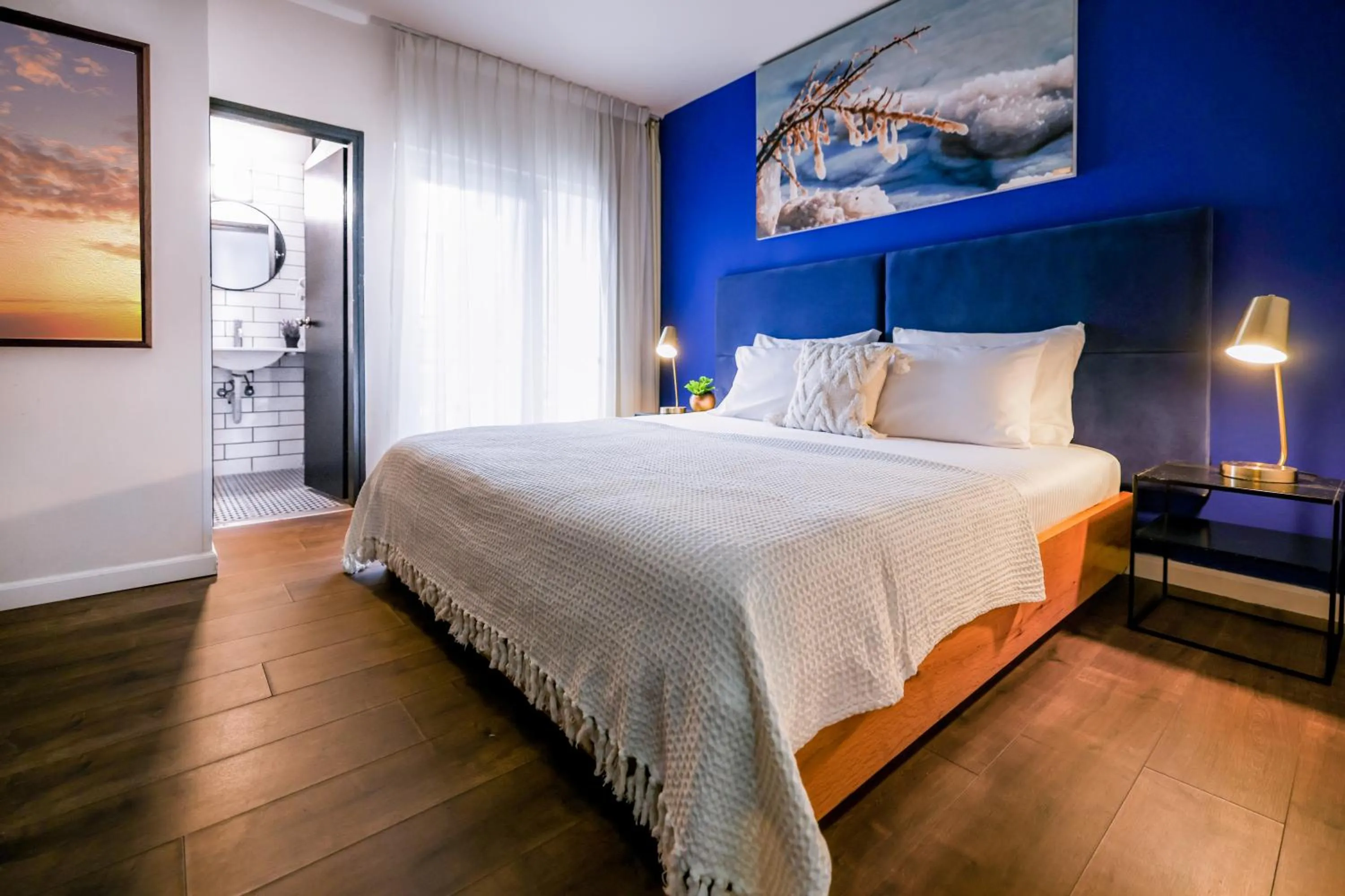 Photo of the whole room in Jacob Tiberias