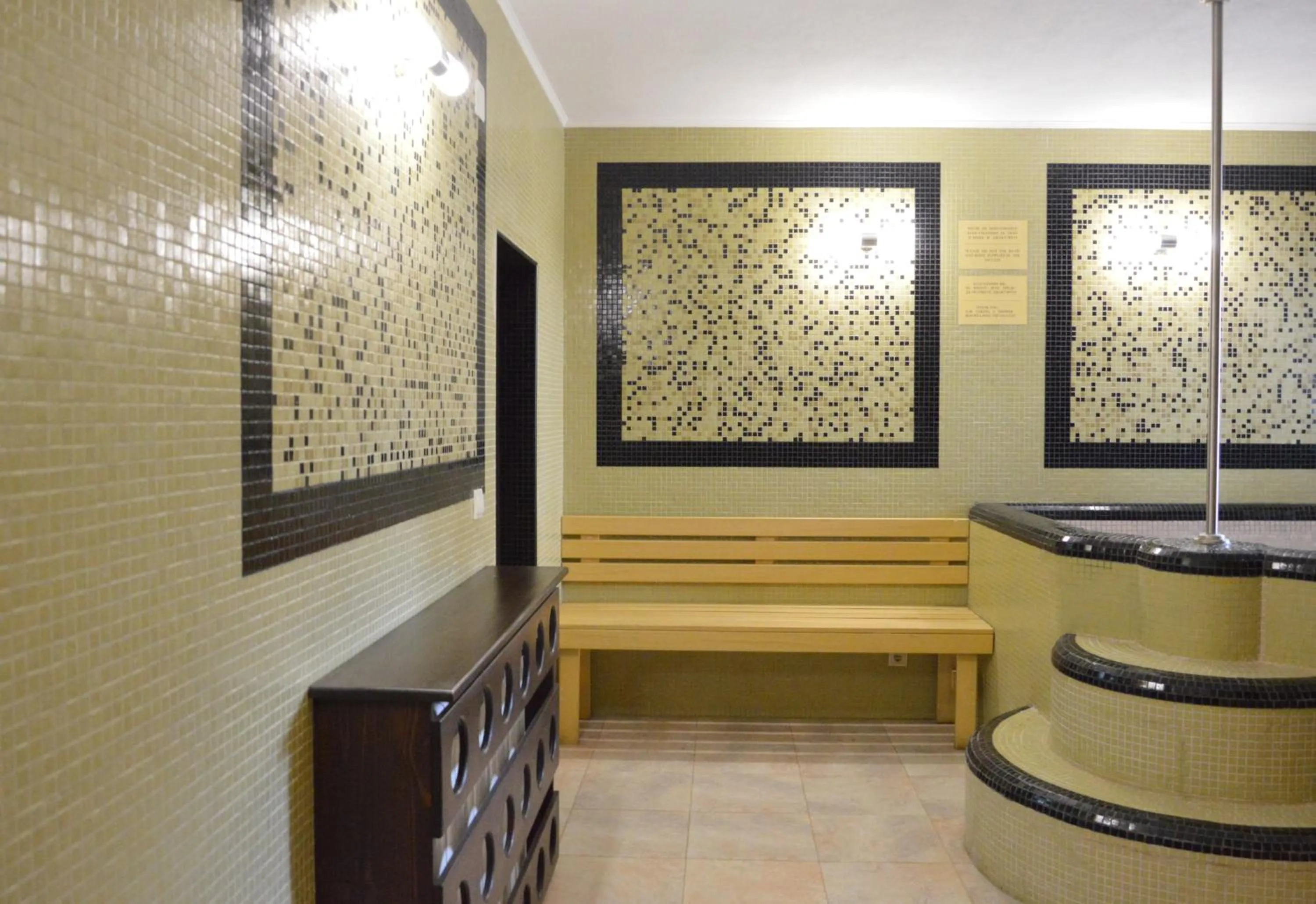 Hot Tub in Hotel Dumanov