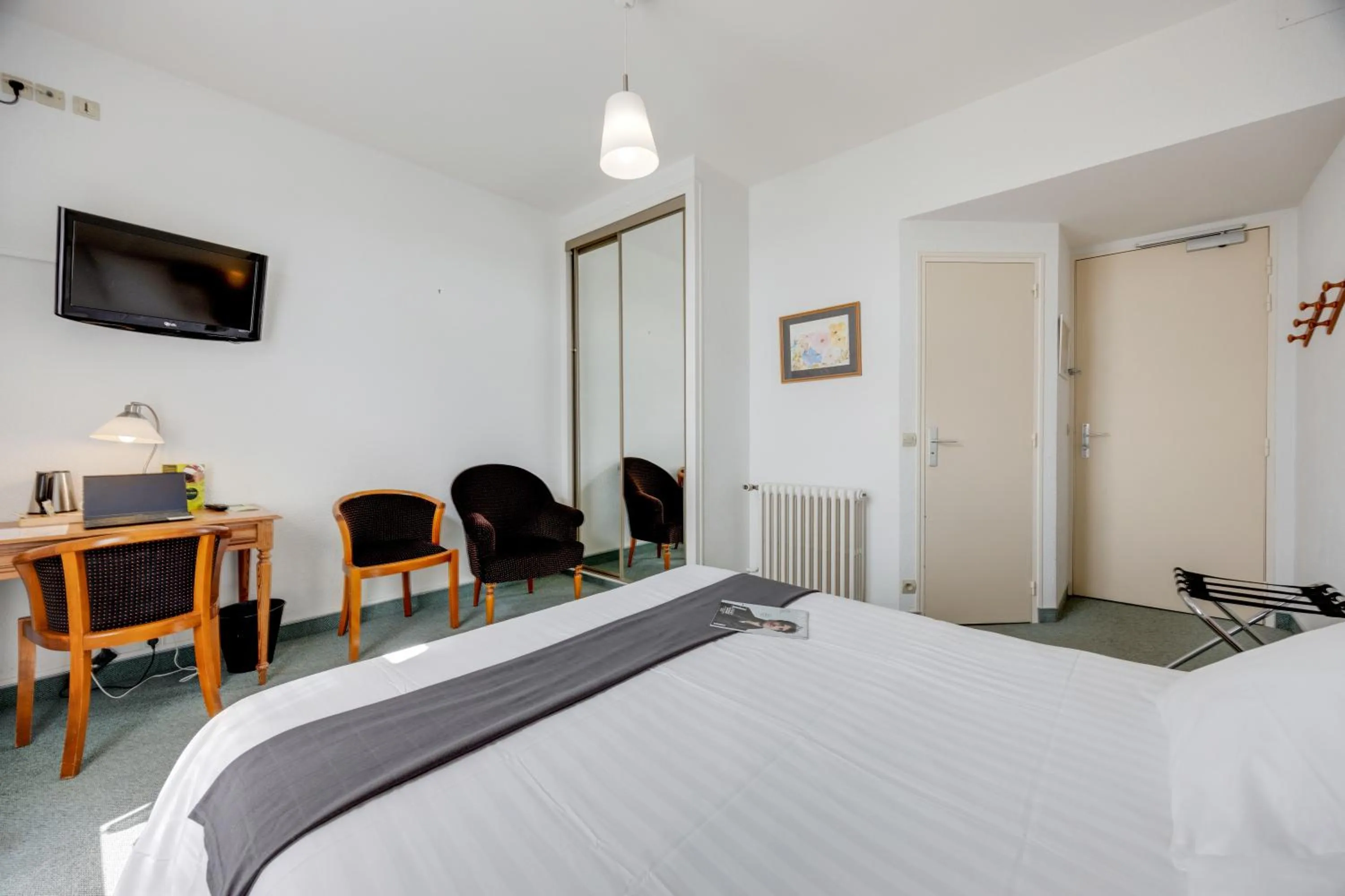 Bedroom, Bed in Brit Hotel Confort Bagnoles Normandie