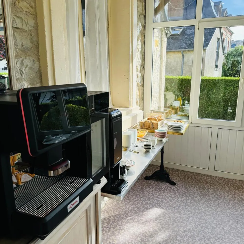 Buffet breakfast in Brit Hotel Confort Bagnoles Normandie