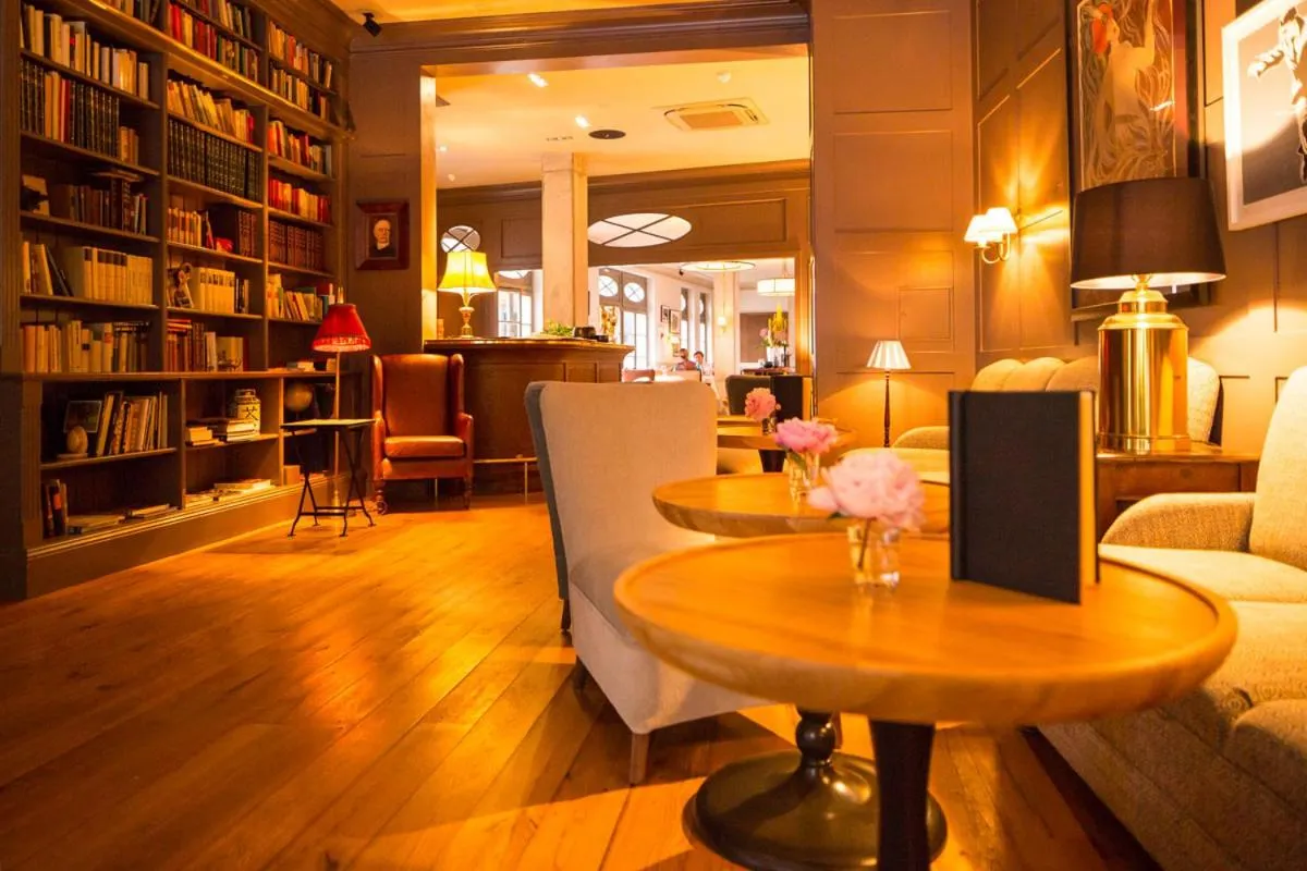 Lounge or bar in Monbijou Hotel