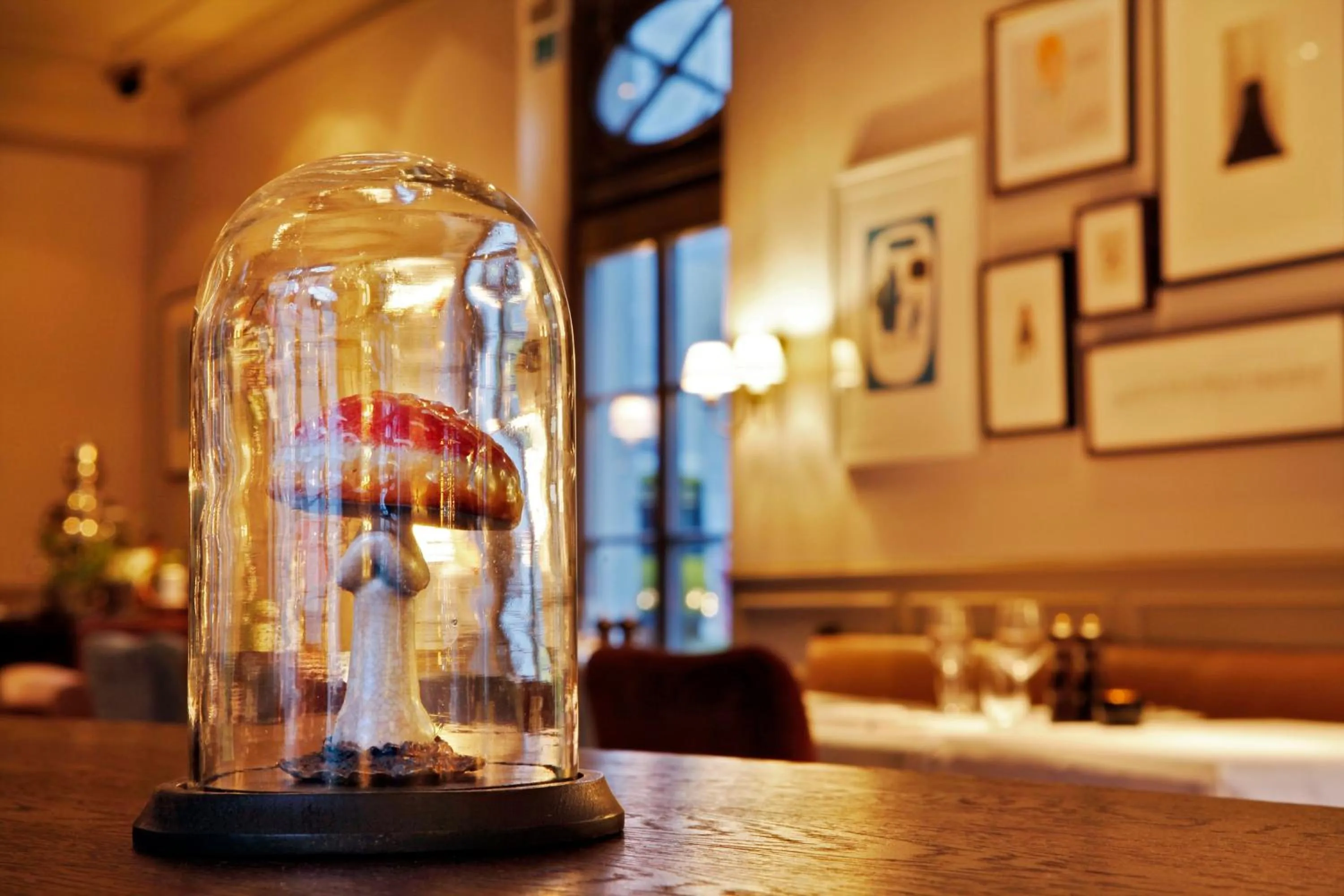 Restaurant/places to eat in Monbijou Hotel