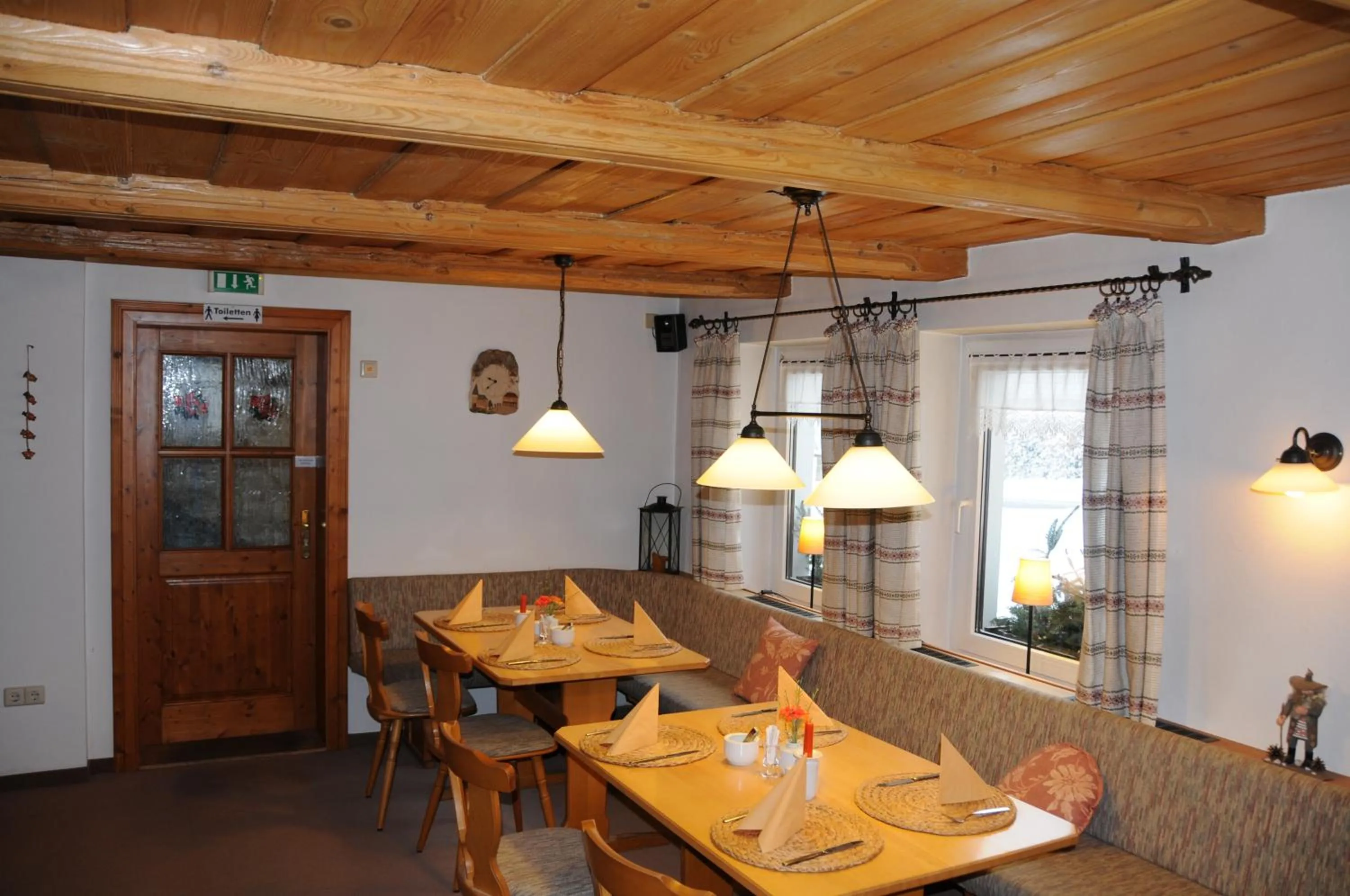 Restaurant/places to eat in Pension Klette