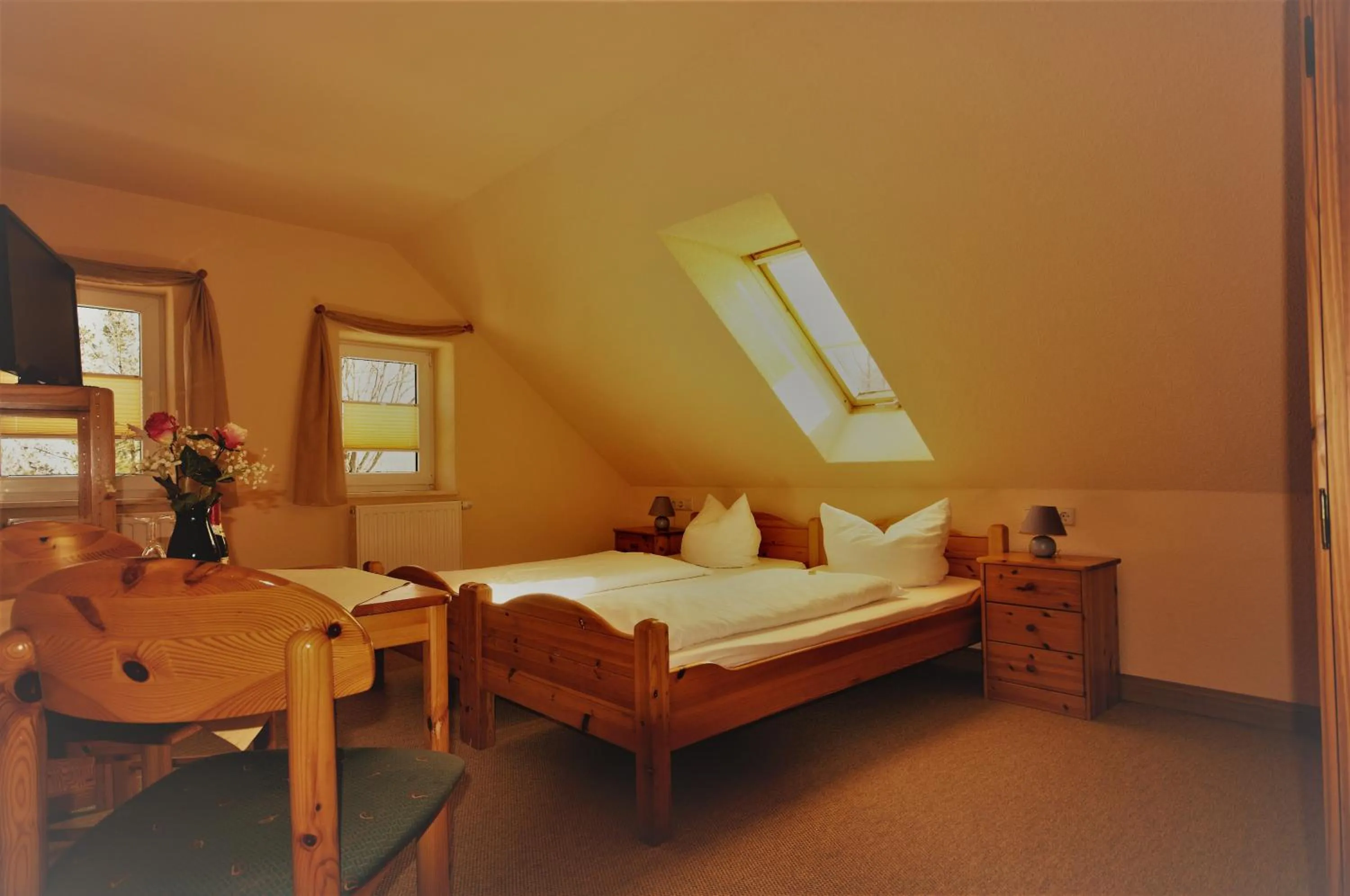 Photo of the whole room, Bed in Pension Klette