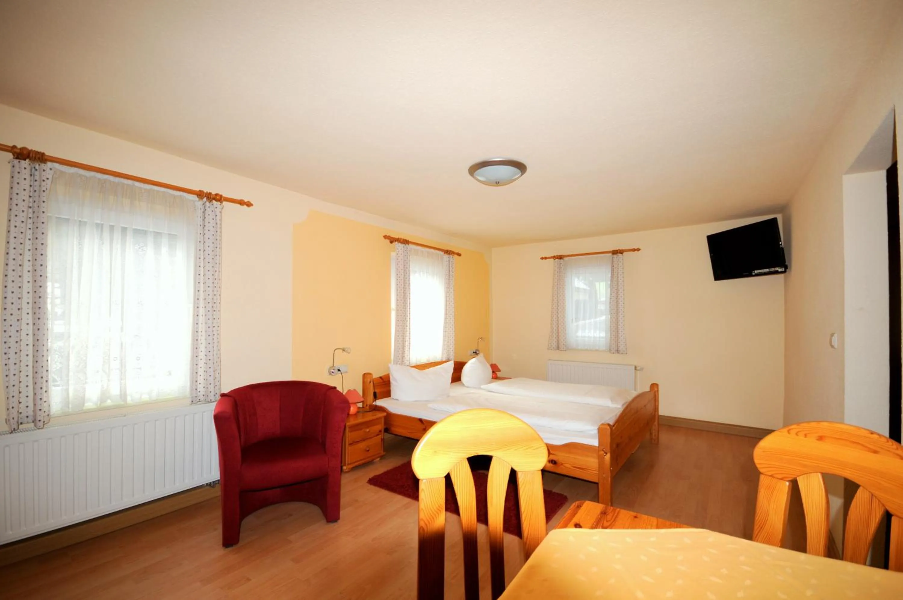Photo of the whole room, Bed in Pension Klette