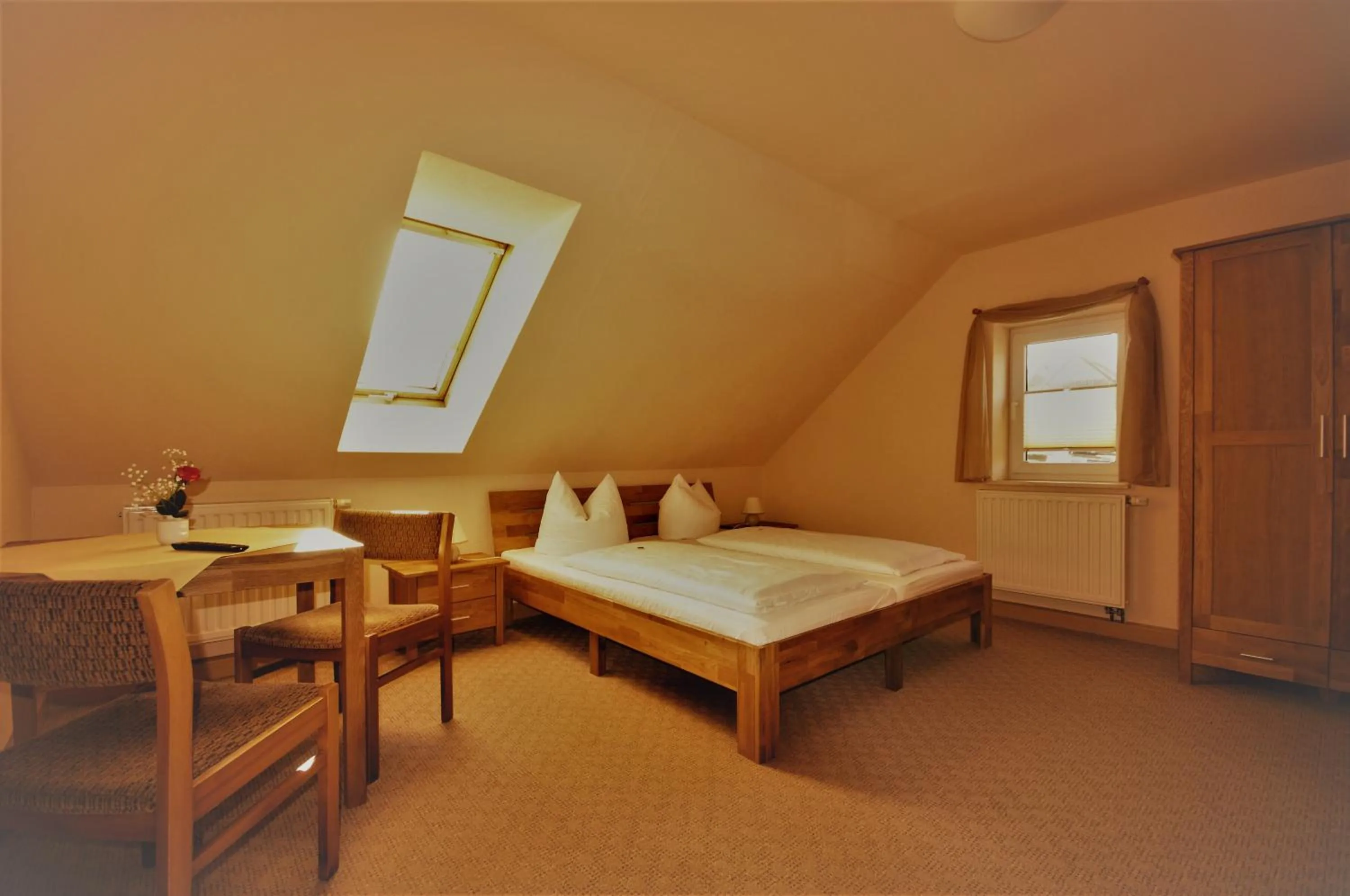 Photo of the whole room, Bed in Pension Klette