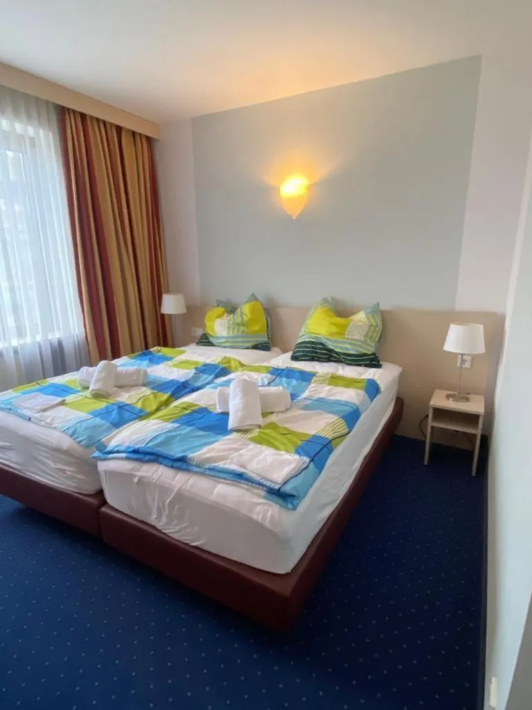 Bedroom, Bed in Hotel Regina