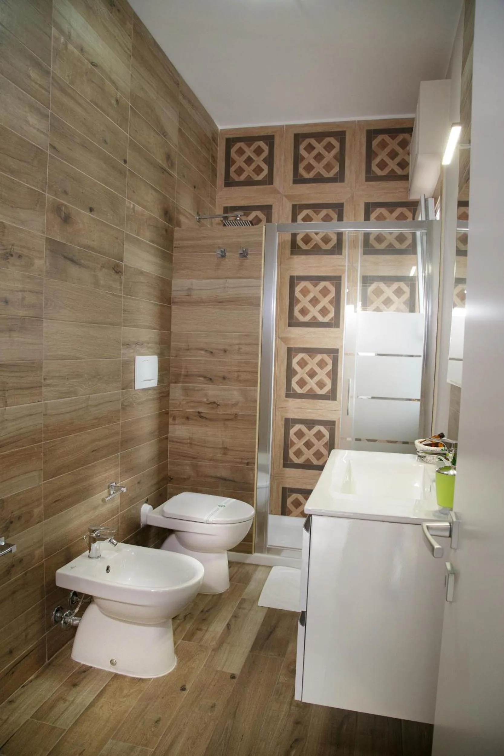 Bathroom in Home Syrakos B&B