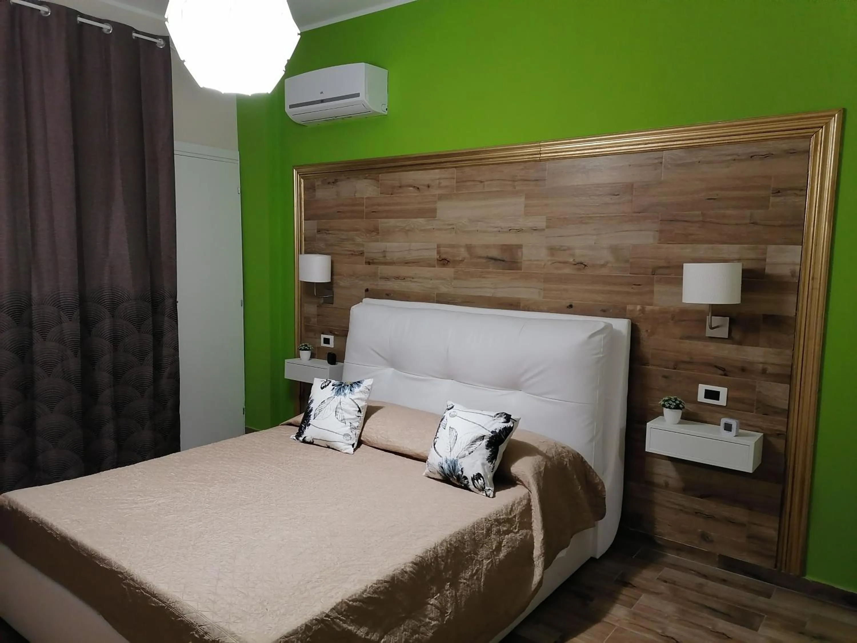 Photo of the whole room in Home Syrakos B&B