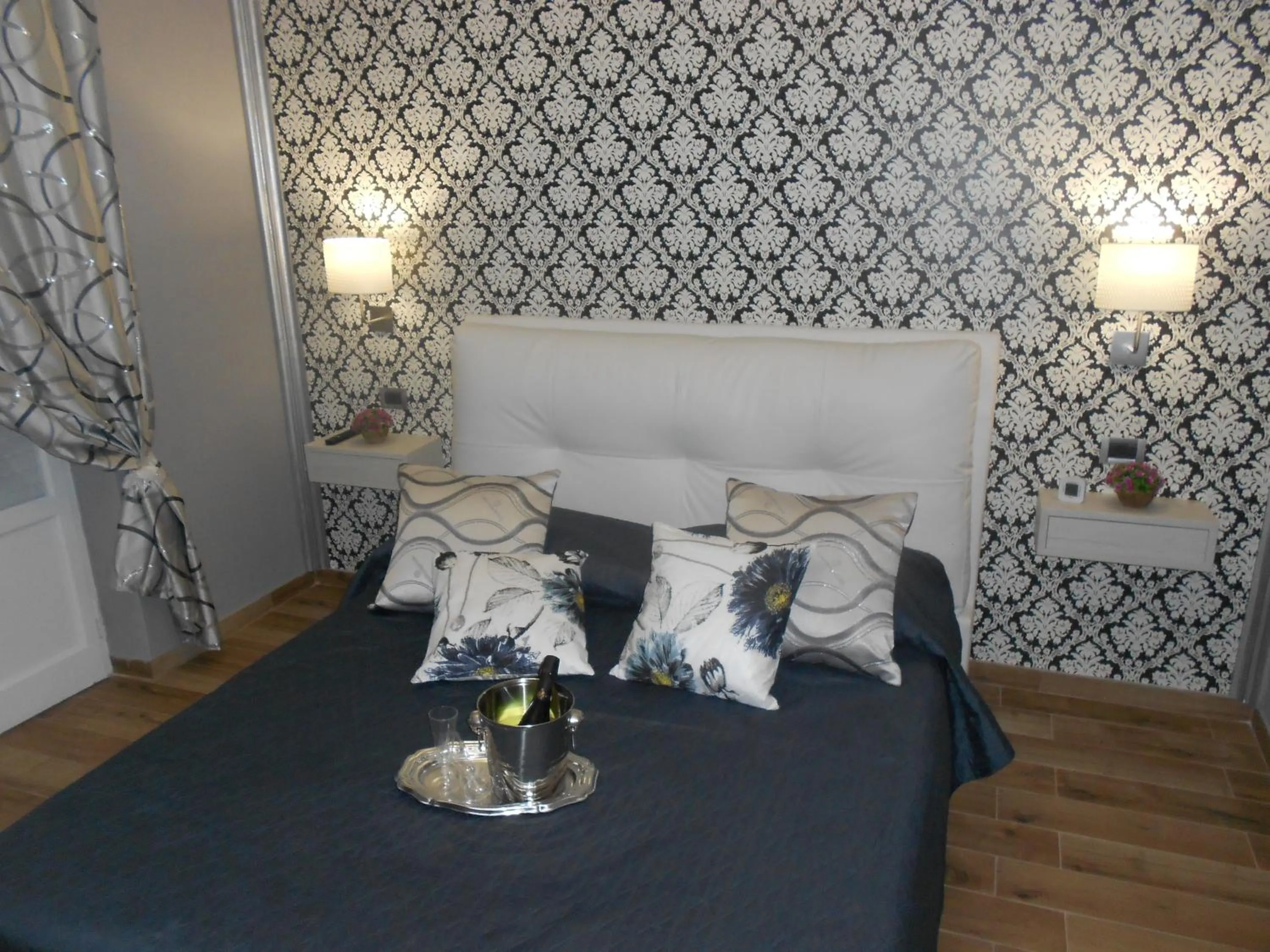 Alcoholic drinks in Home Syrakos B&B