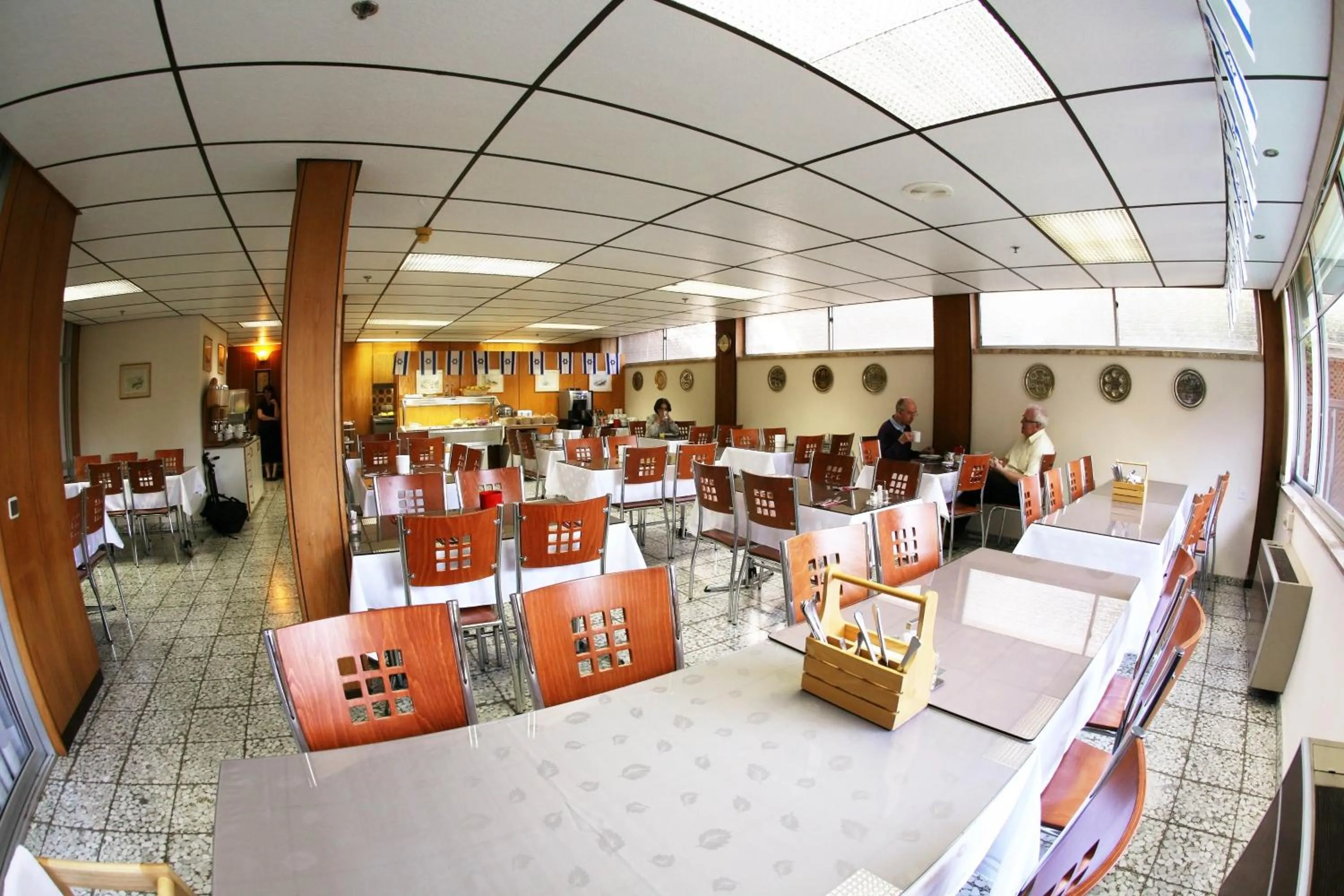 Restaurant/places to eat in Beth-Shalom