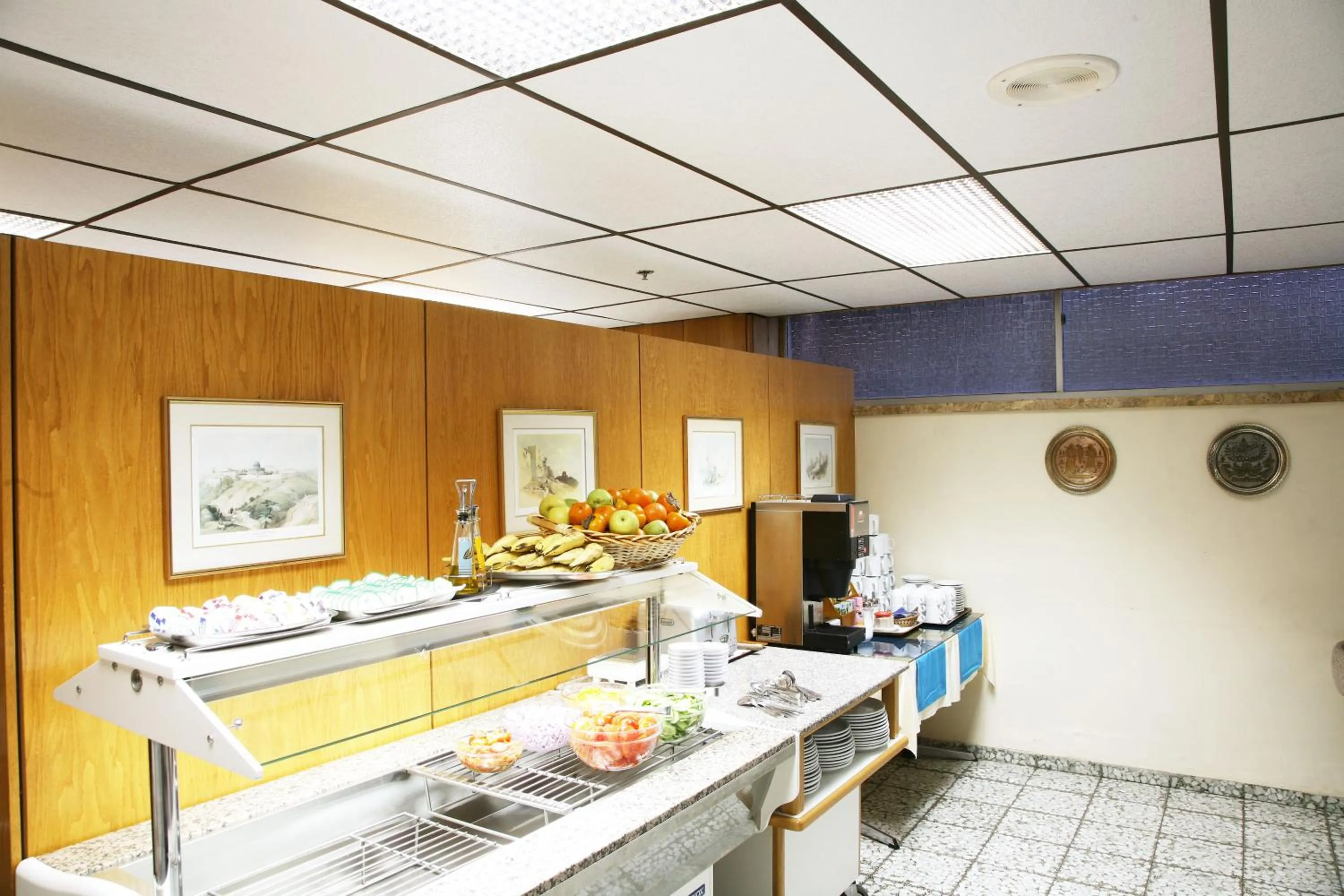 Restaurant/places to eat in Beth-Shalom