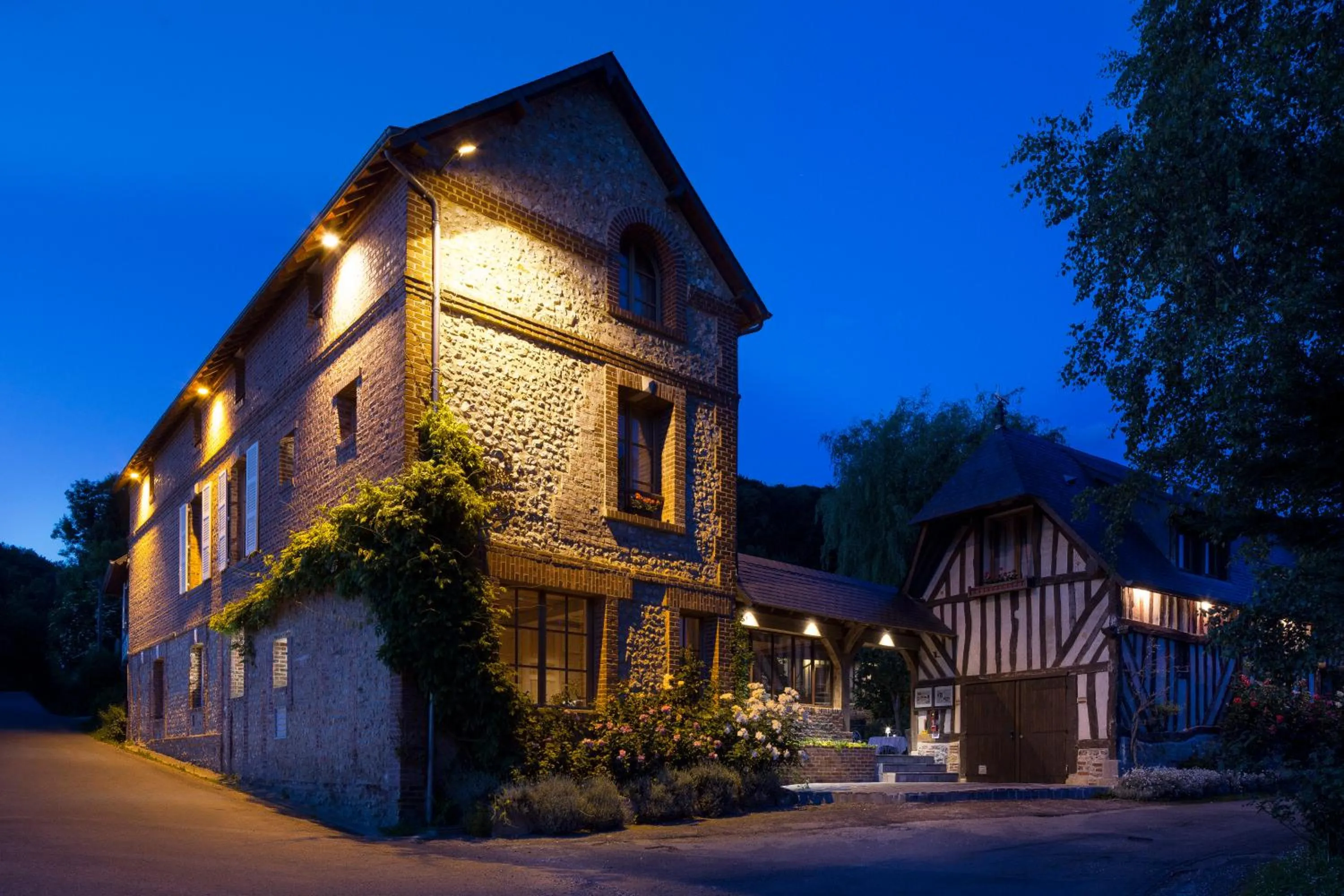 Facade/entrance in Auberge de la Source - Hôtel de Charme, Collection Saint-Siméon