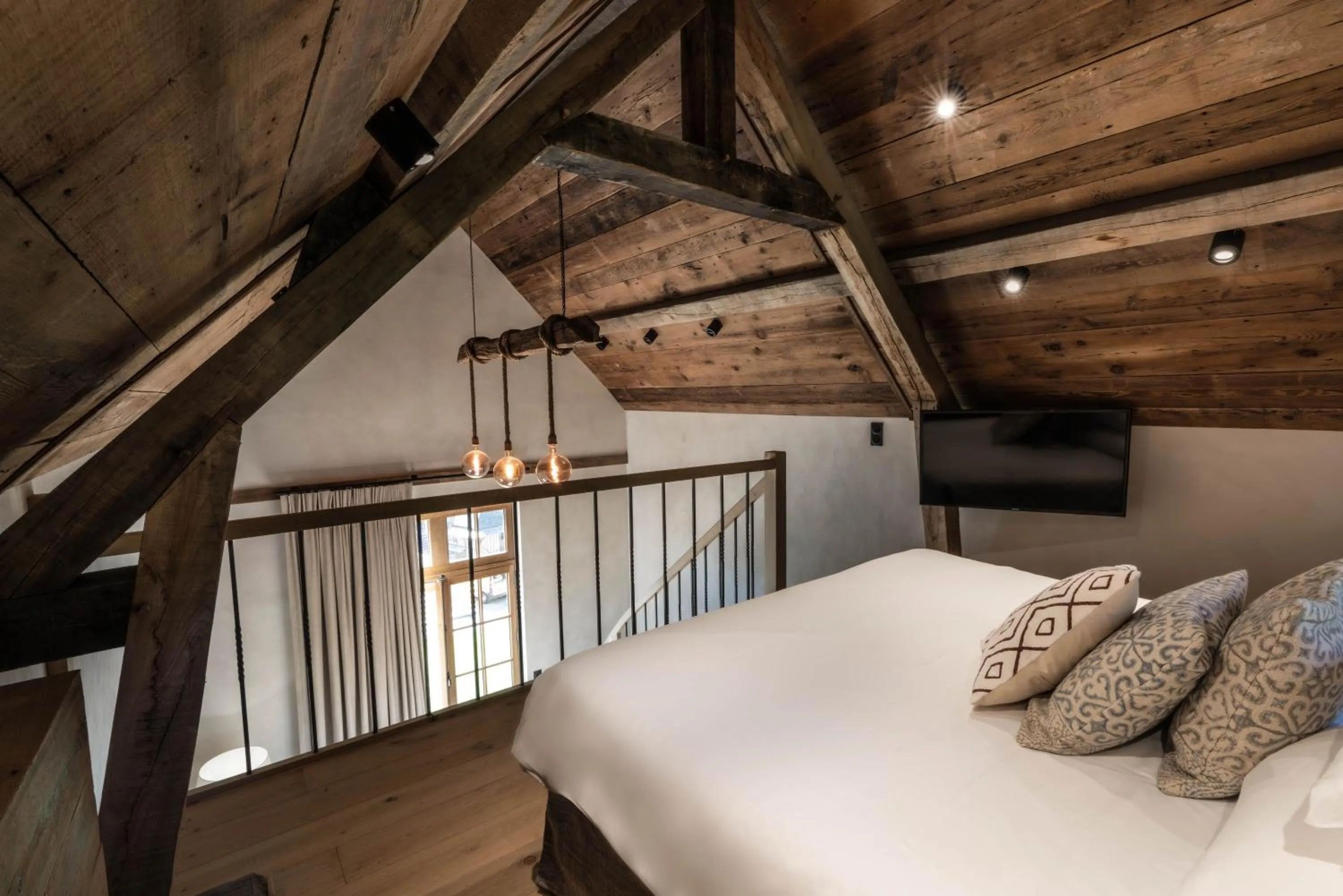 Photo of the whole room, Bed in Auberge de la Source - Hôtel de Charme, Collection Saint-Siméon