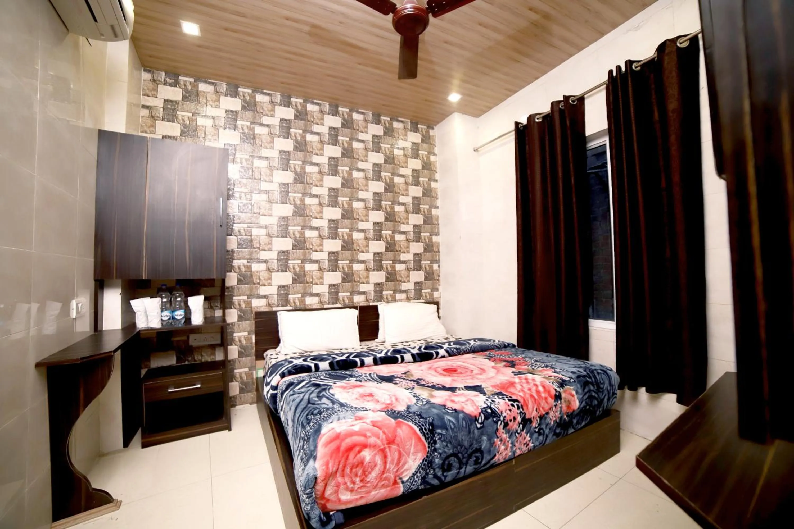 Bedroom, Bed in Hotel Star Light