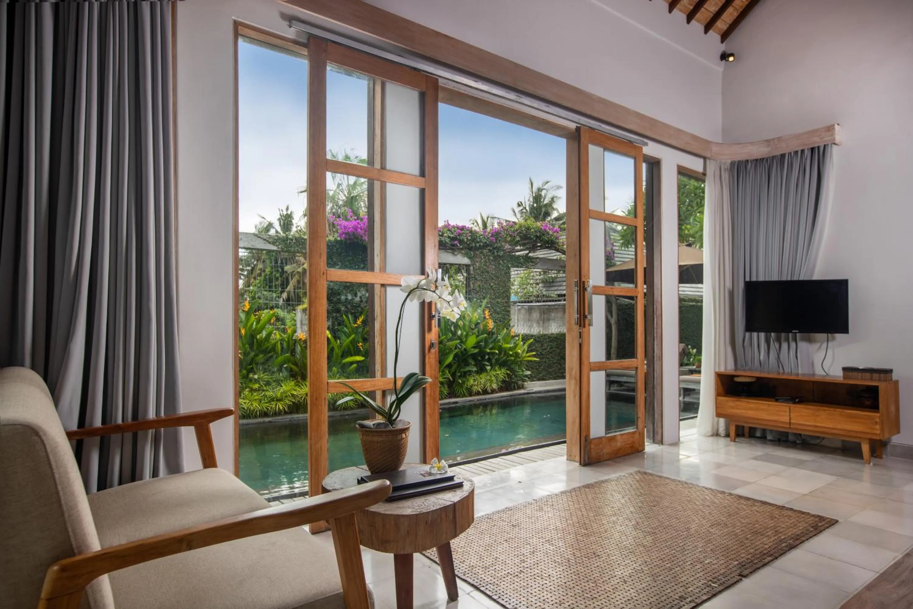 TV and multimedia in Villa Kayu Lama