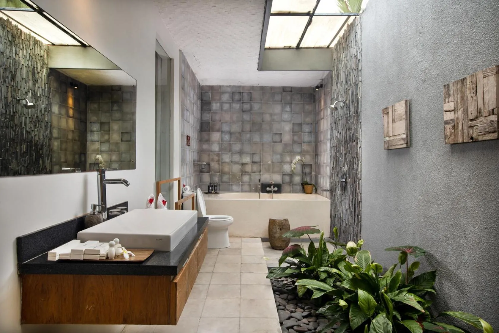 Bathroom in Villa Kayu Lama