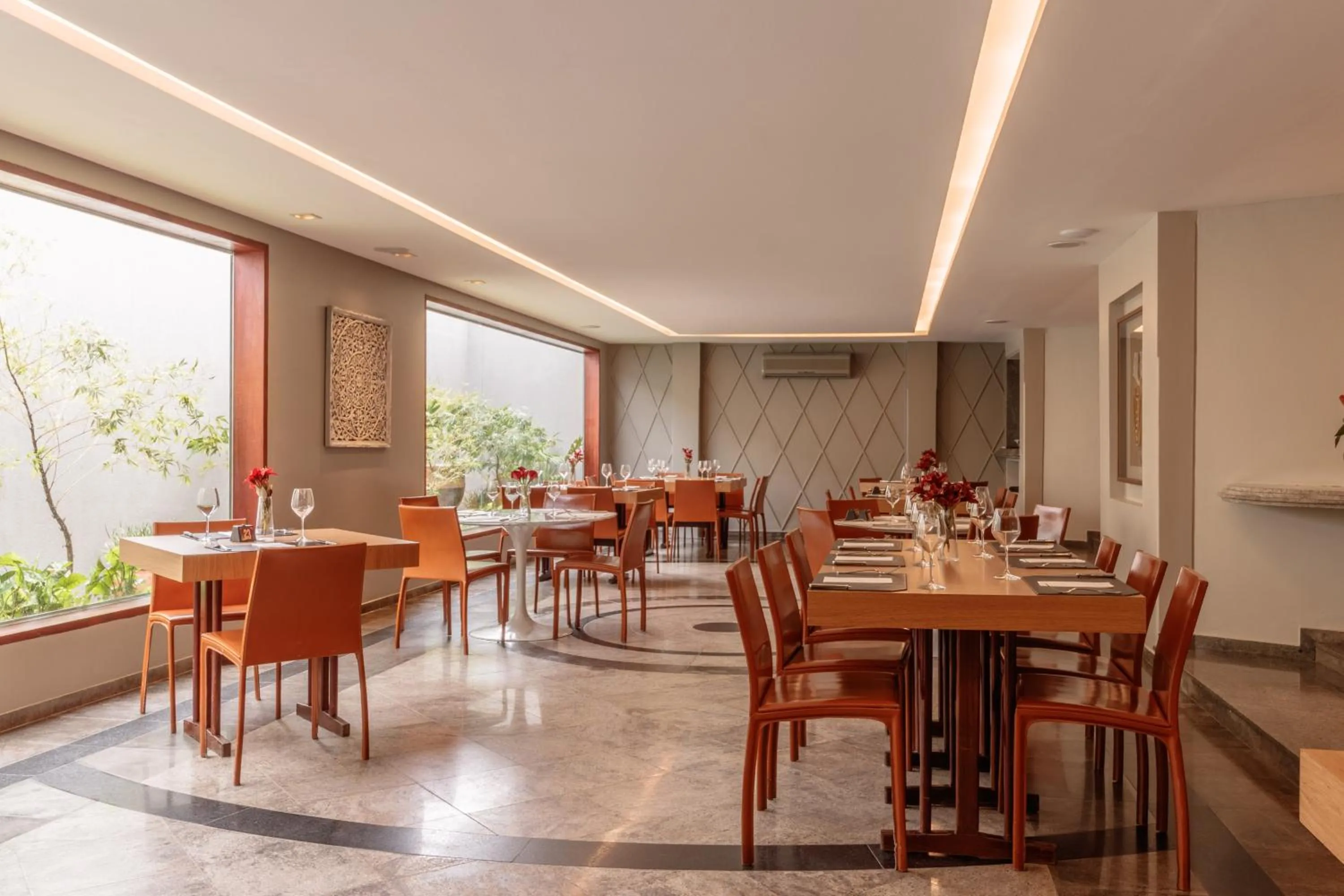 Restaurant/places to eat in Mara Turismo Hotel