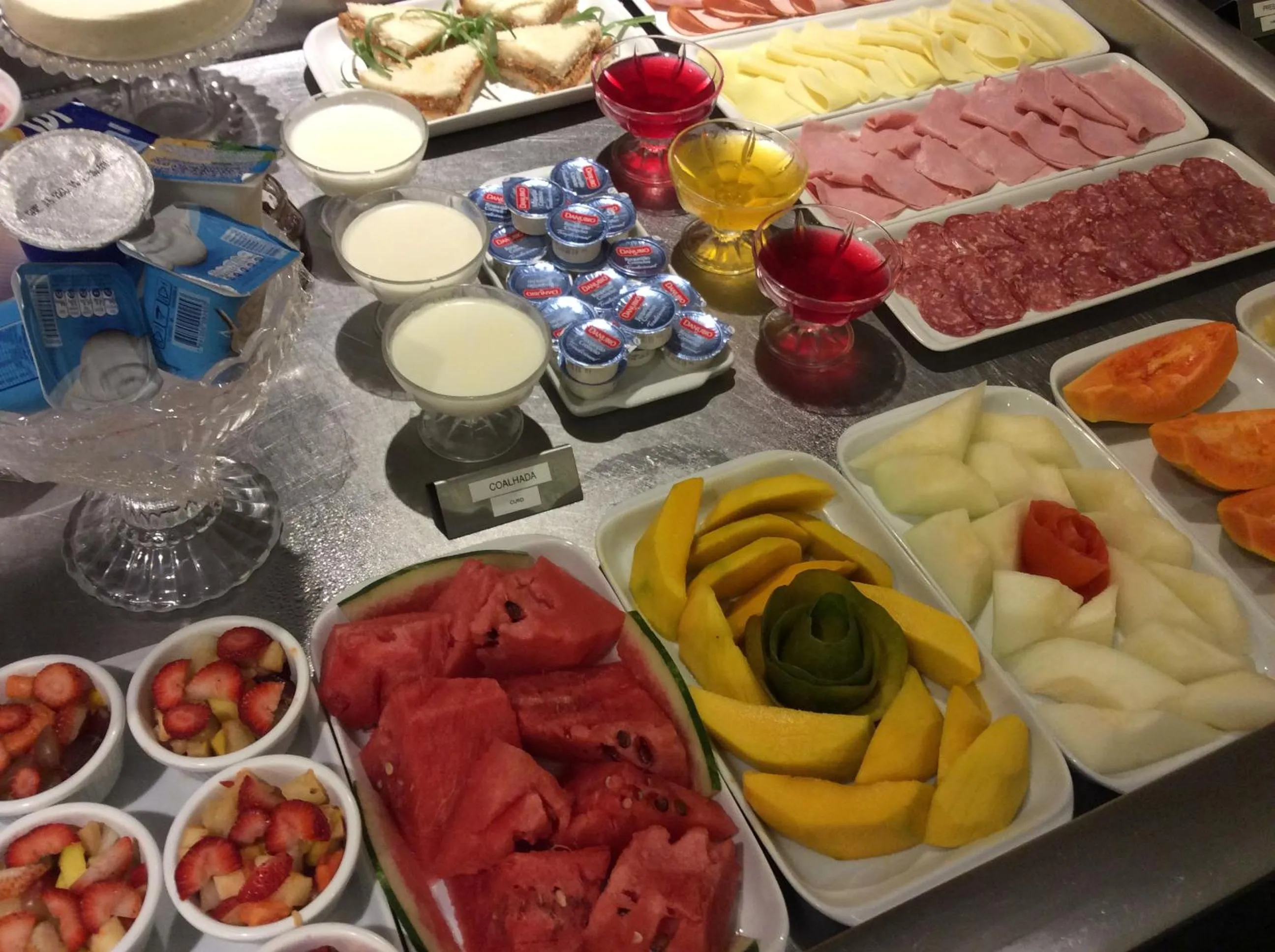 Buffet breakfast in Mara Turismo Hotel