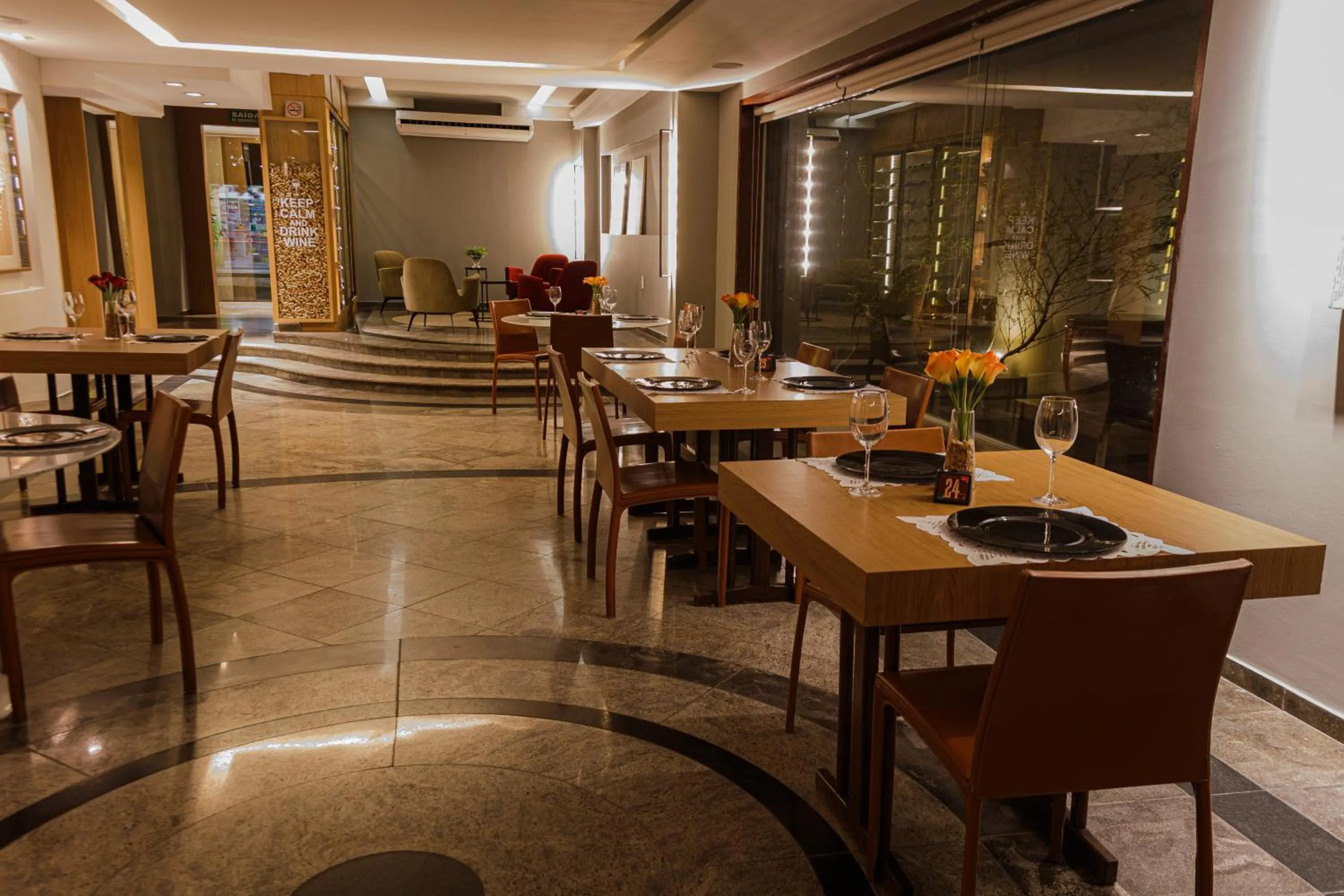 Restaurant/places to eat in Mara Turismo Hotel