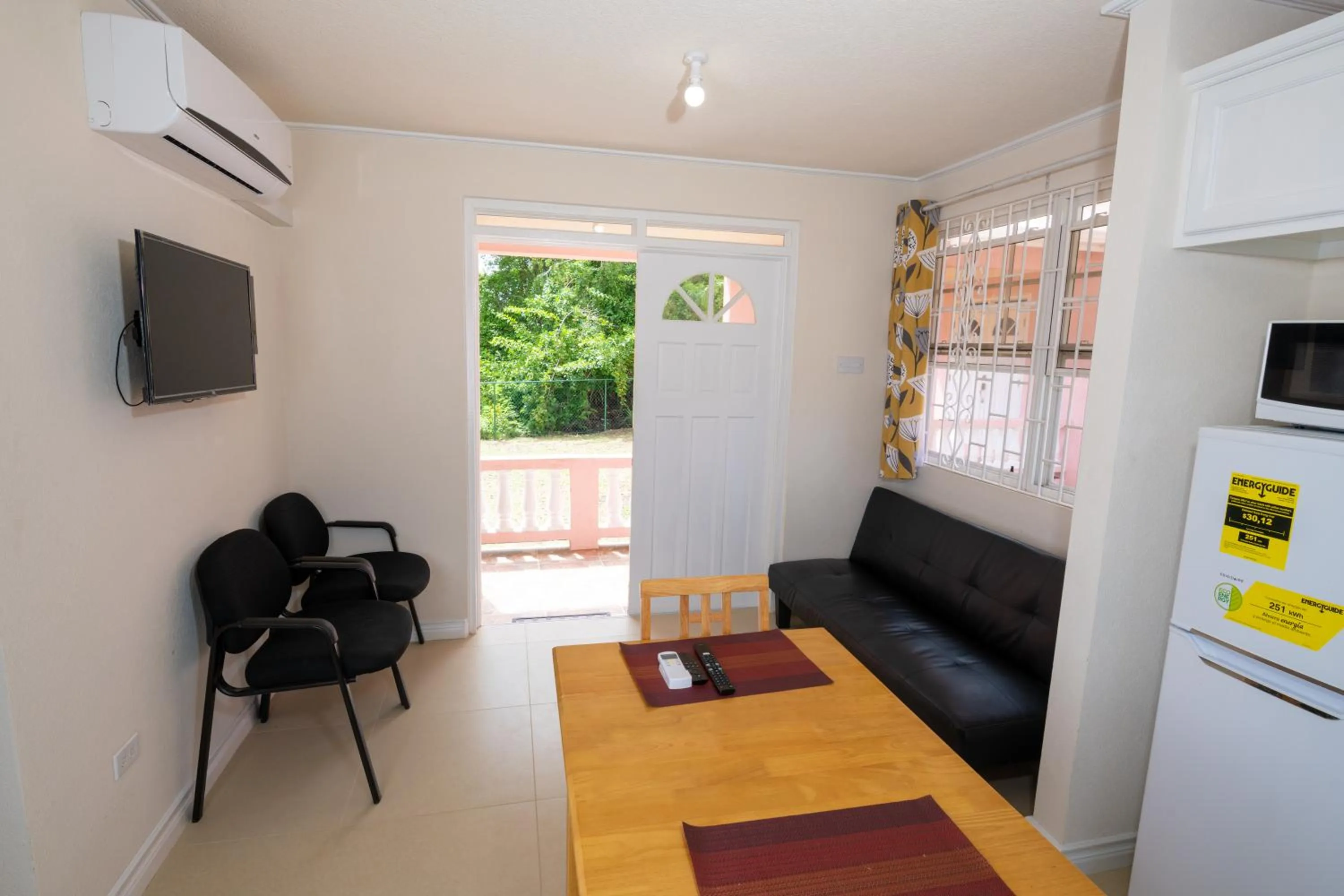 Living room in THE COTTAGE, SAINT DAVIDS