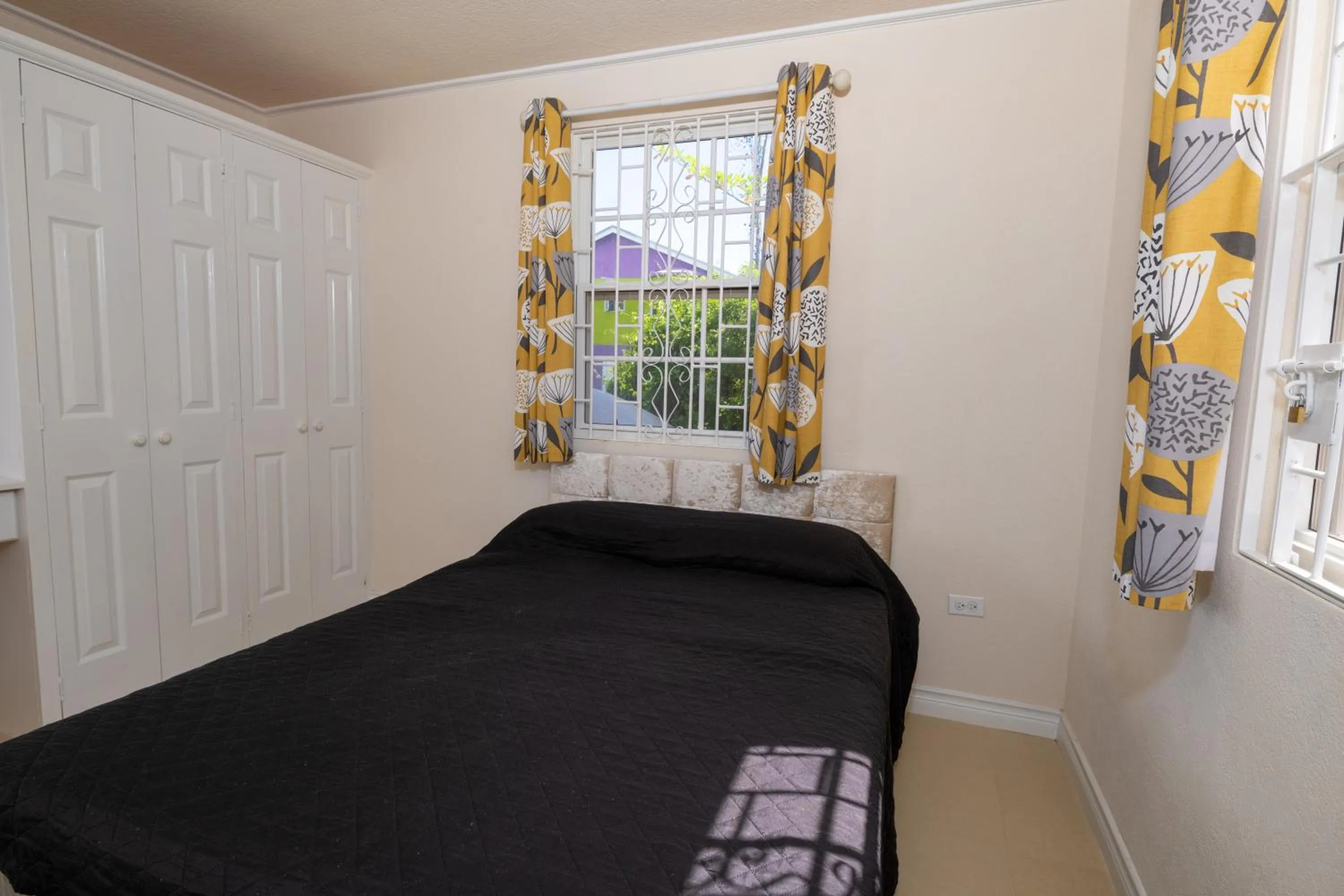 Bedroom, Bed in THE COTTAGE, SAINT DAVIDS
