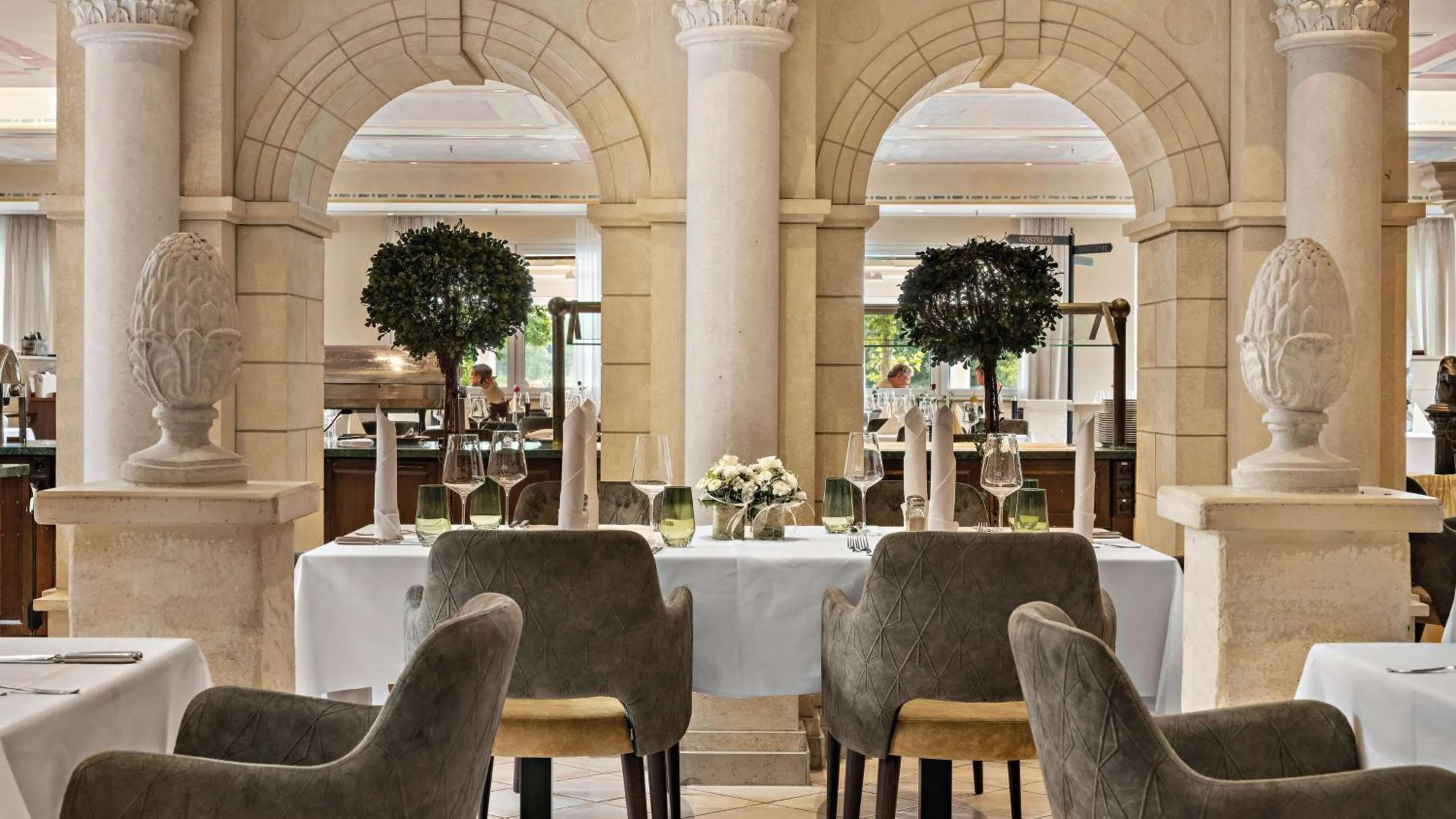 Restaurant/places to eat in Dorint MARC AUREL Spa & Golf Resort