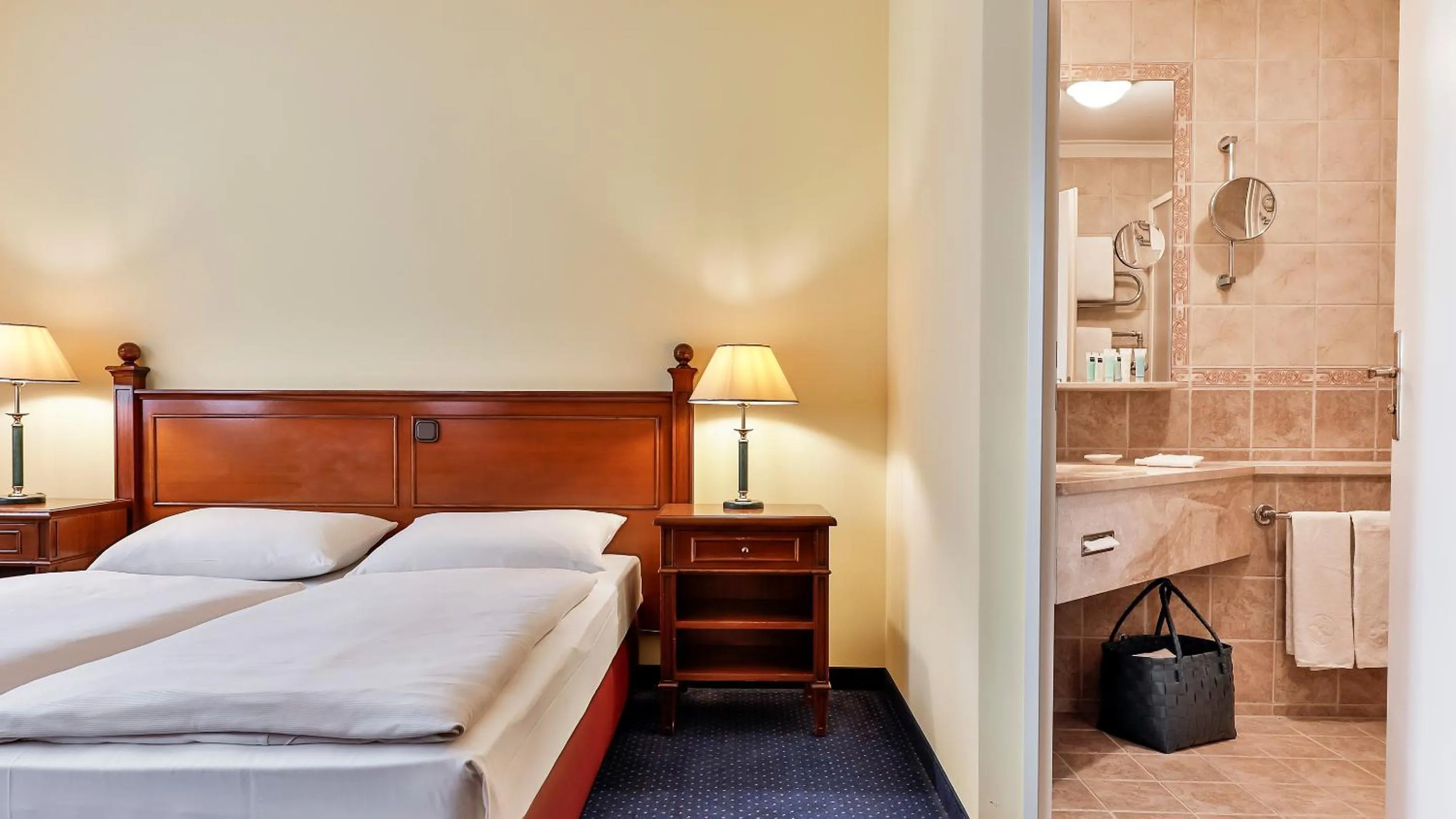 Bedroom, Bed in Dorint MARC AUREL Spa & Golf Resort