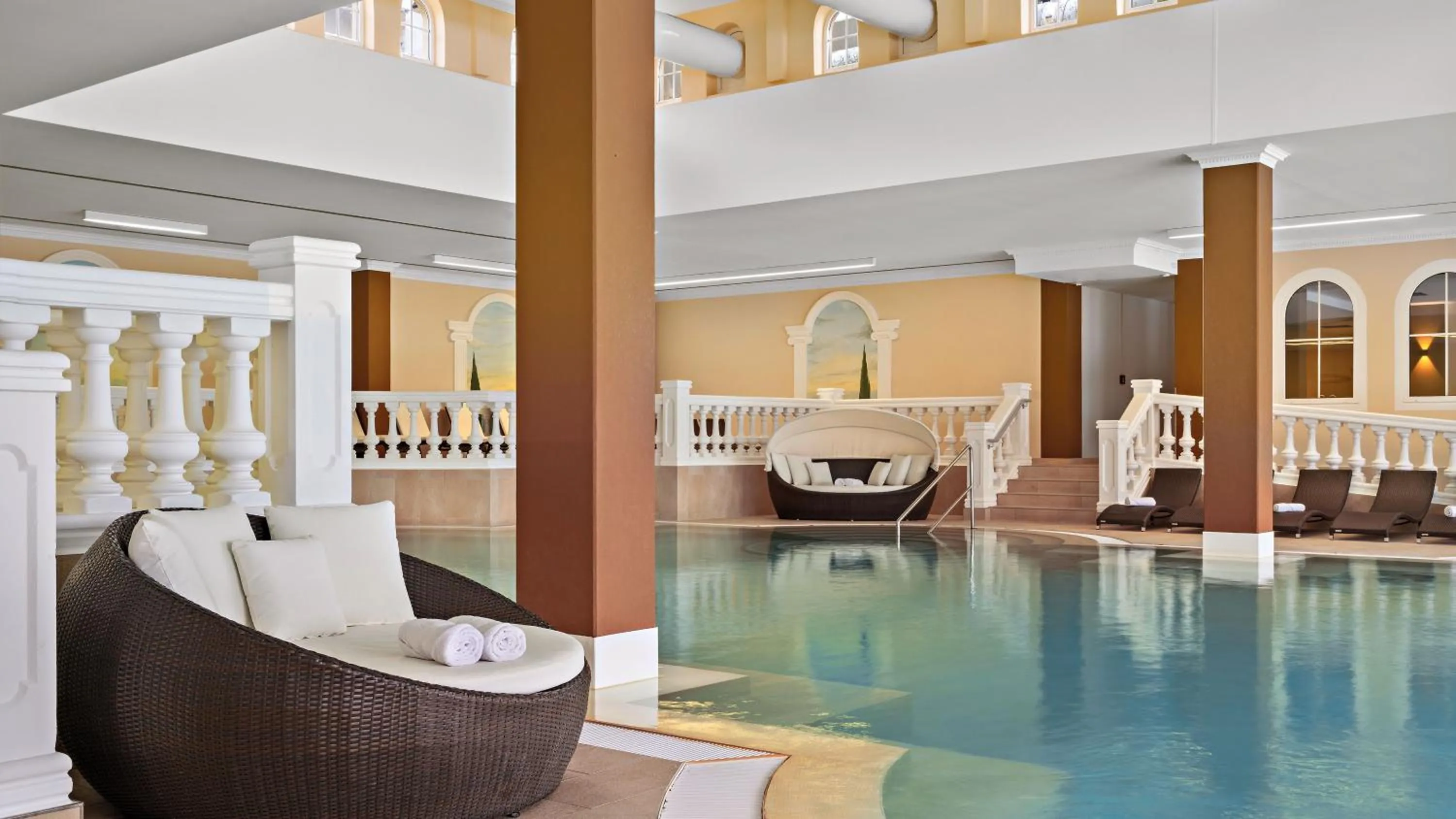 Swimming pool in Dorint MARC AUREL Spa & Golf Resort