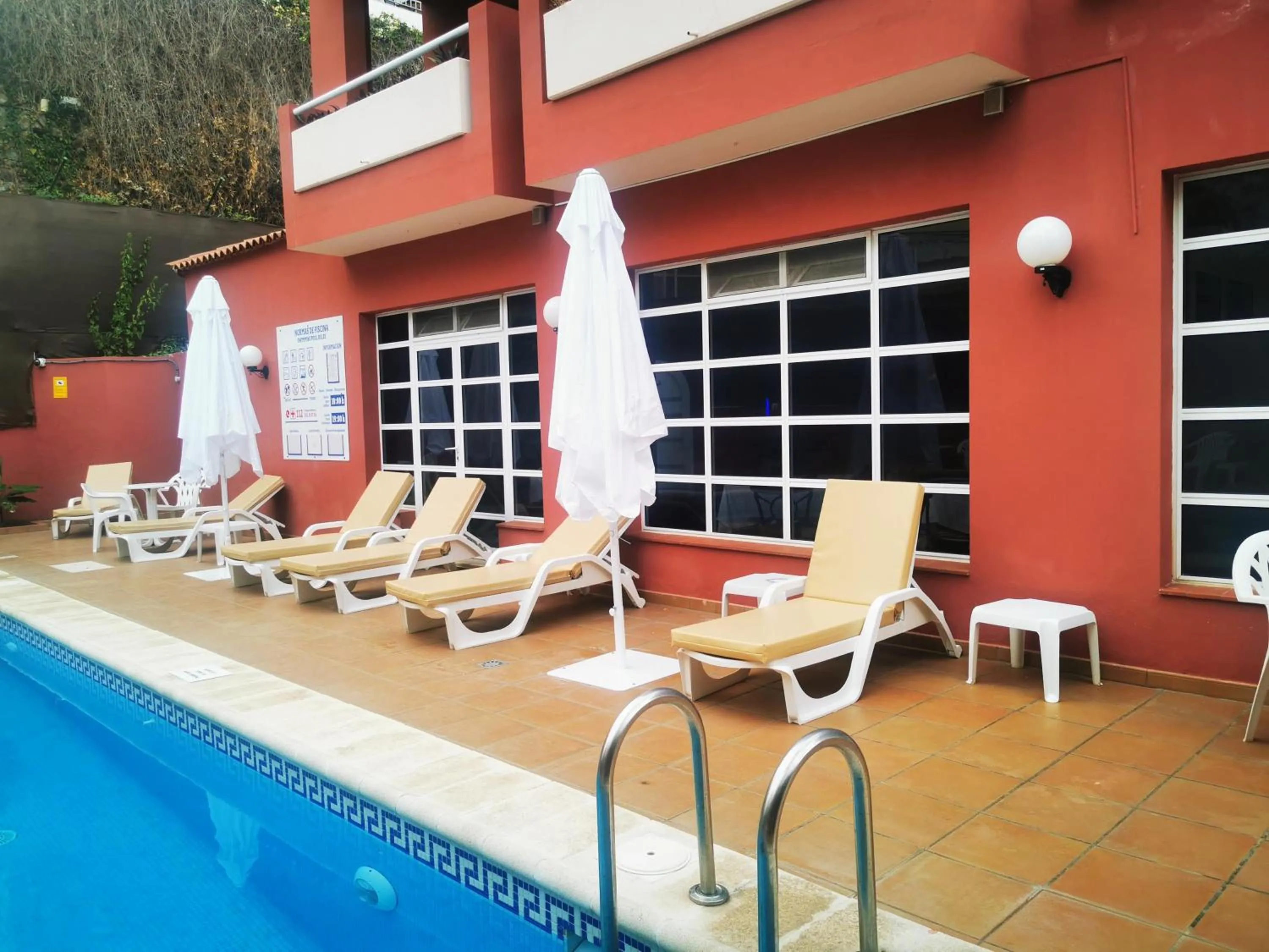 Pool view in Hotel Don Cándido