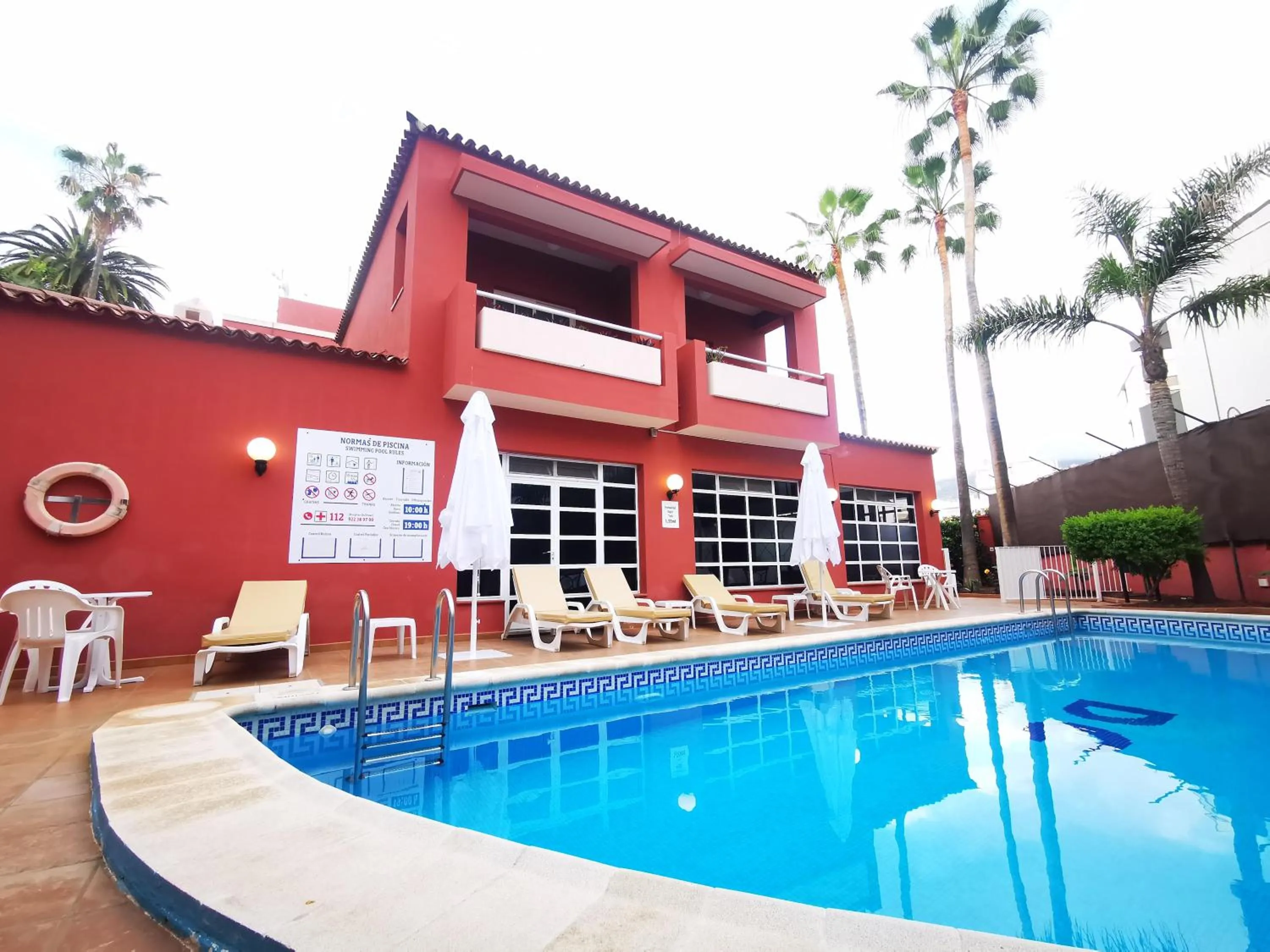 Pool view in Hotel Don Cándido