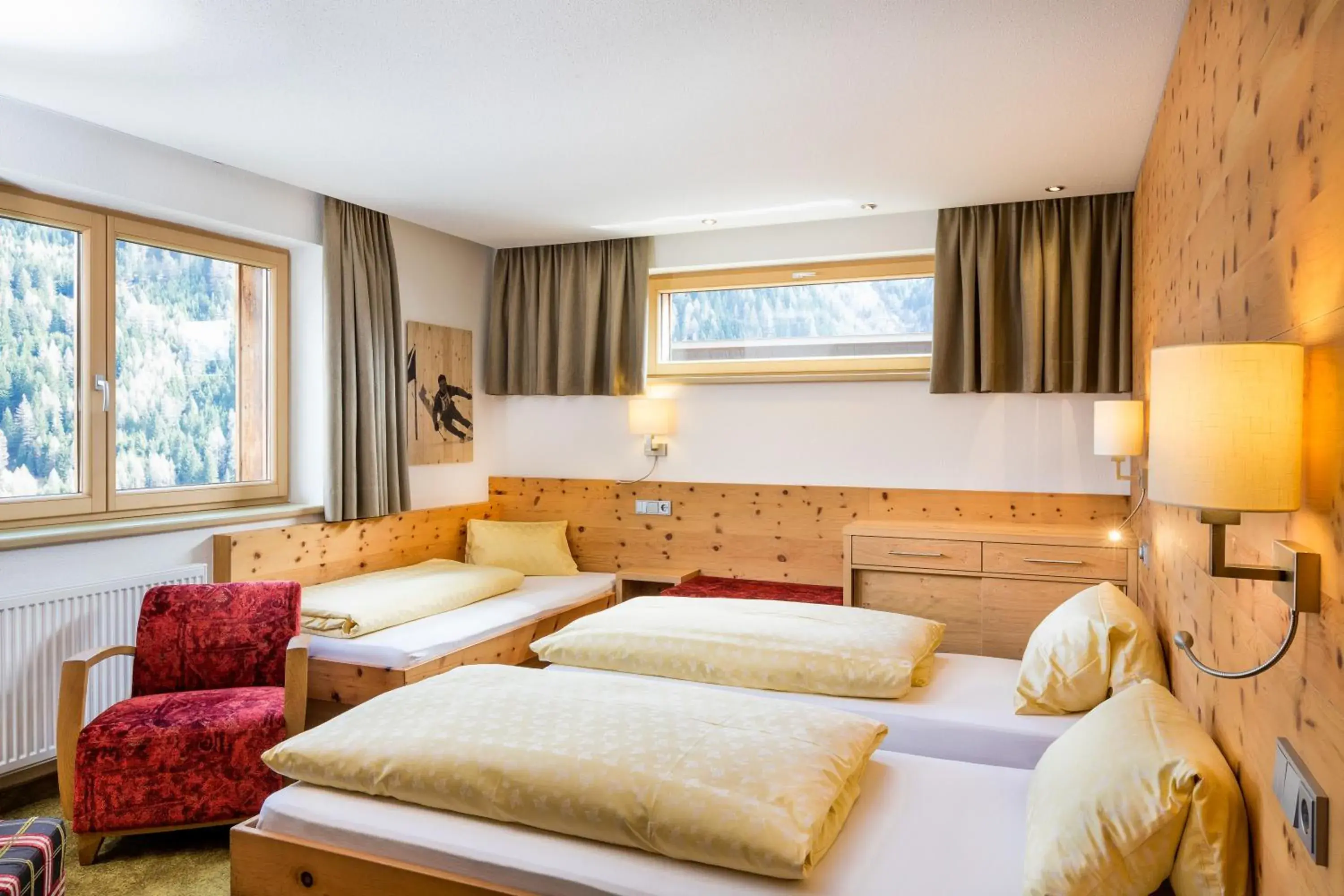 Triple Room in Hotel Garni Ernst Falch Triple Room in Hotel Garni Ernst Falch