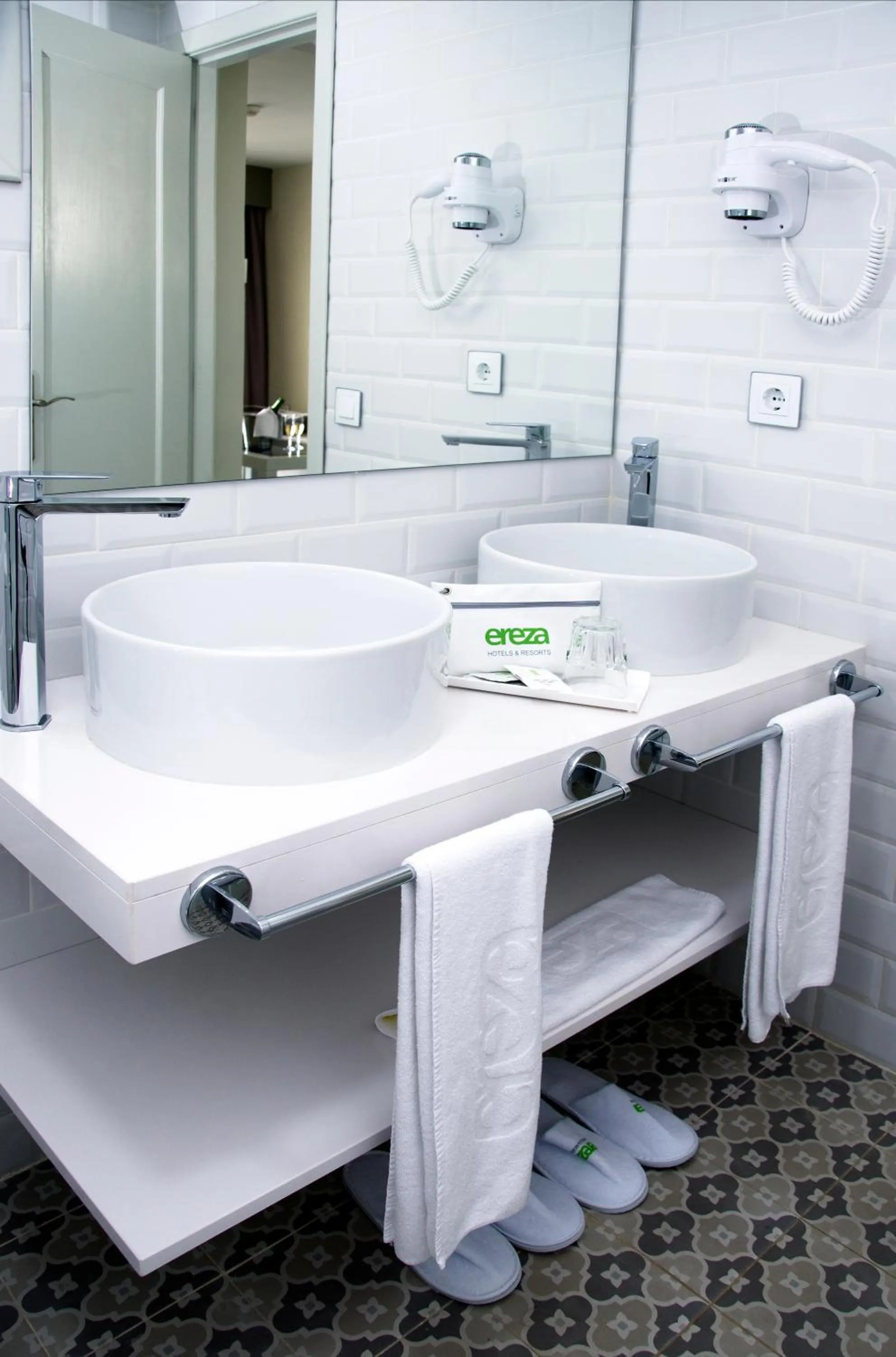 Bathroom in Hotel Ereza Mar - Adults Only