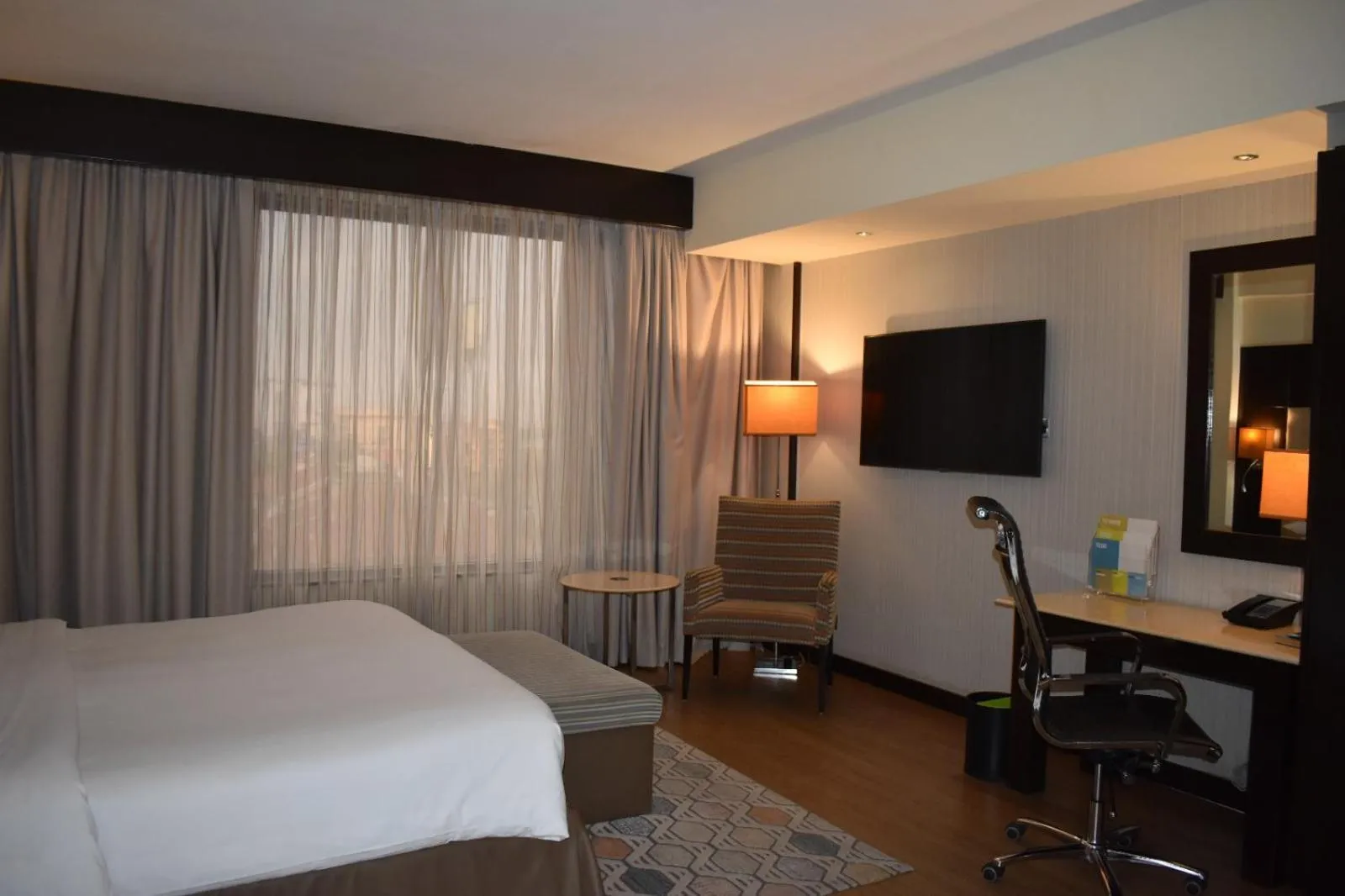 Photo of the whole room, Bed in Four Points By Sheraton Nairobi Hurlingham
