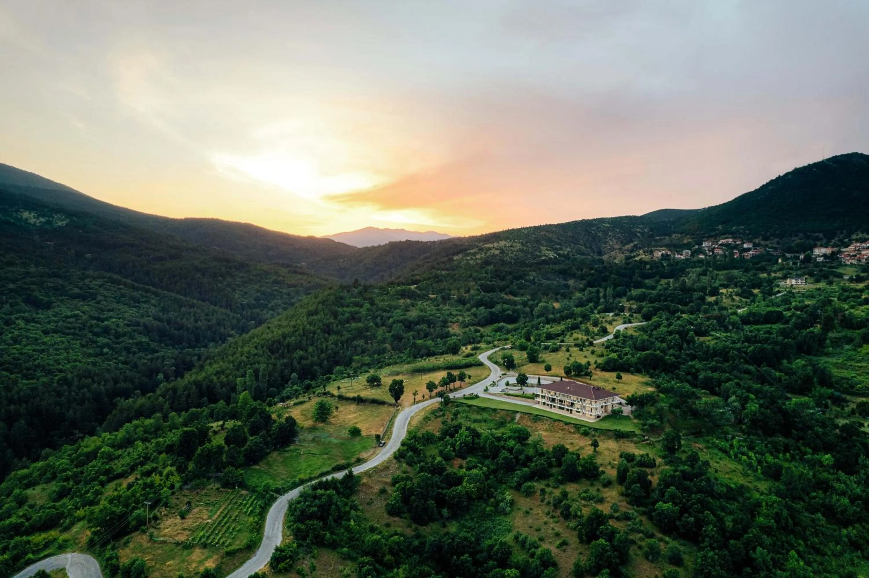 Natural landscape in Enastron View Hotel