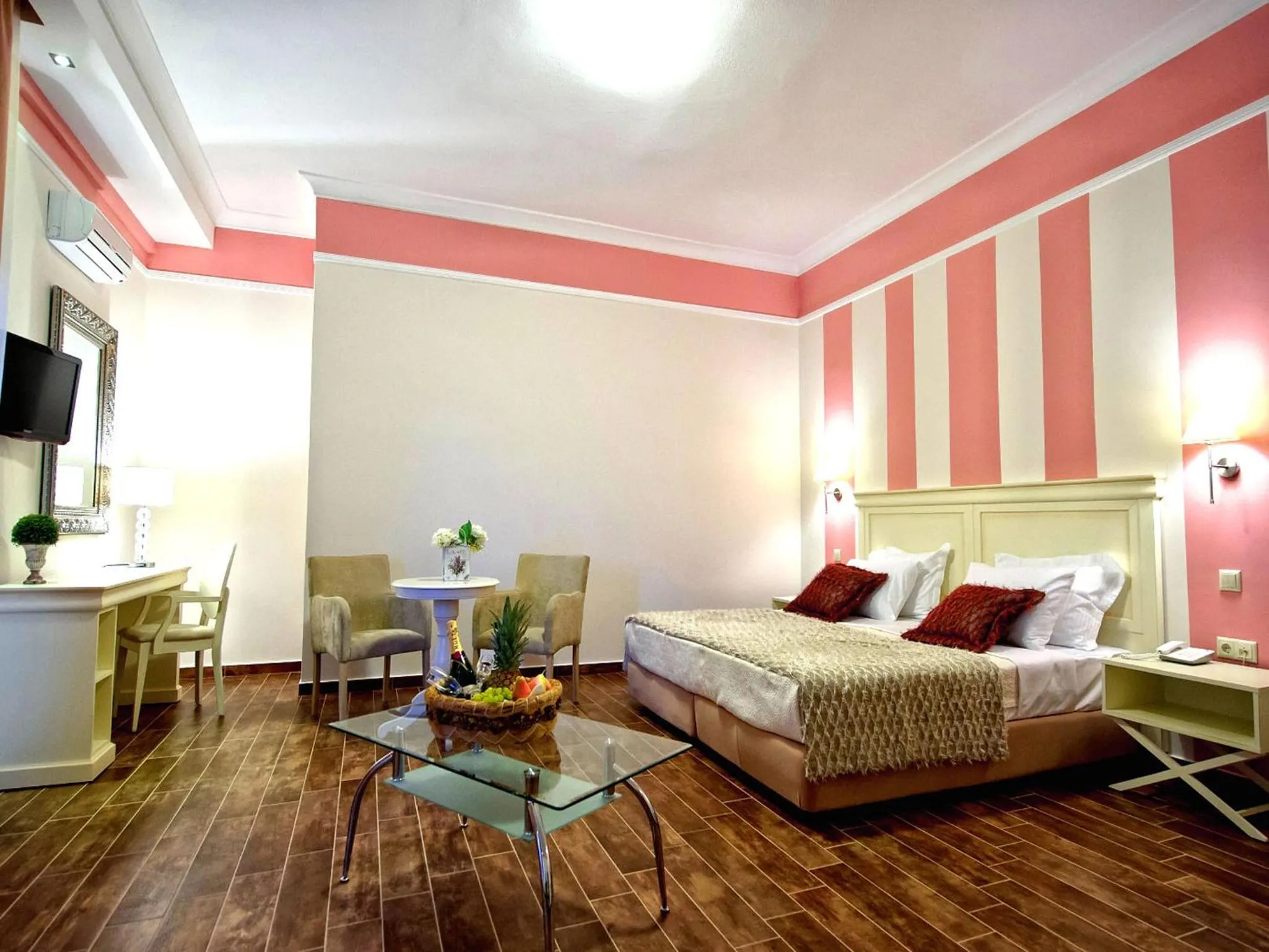 Bed in Enastron View Hotel