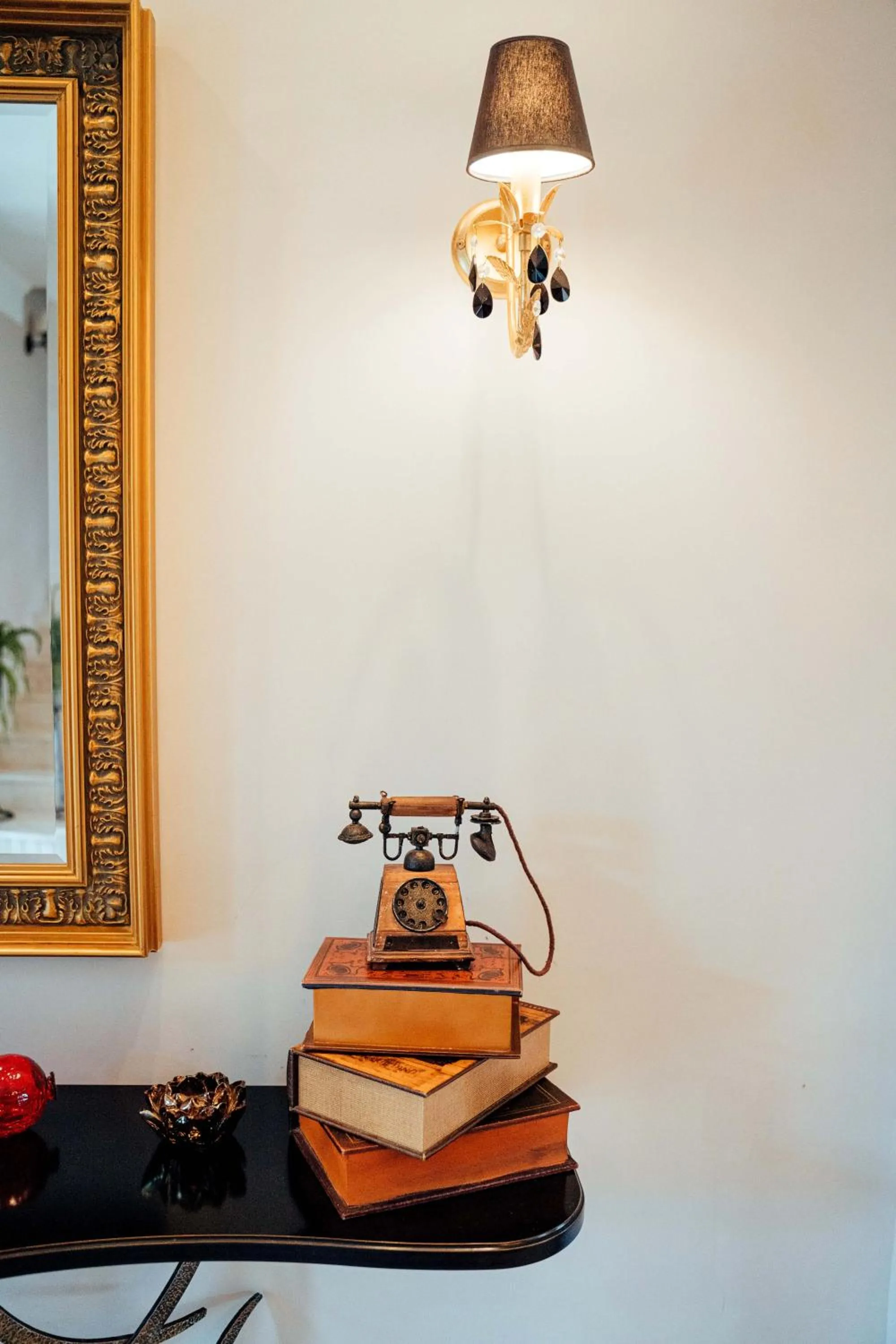 Decorative detail in Enastron View Hotel