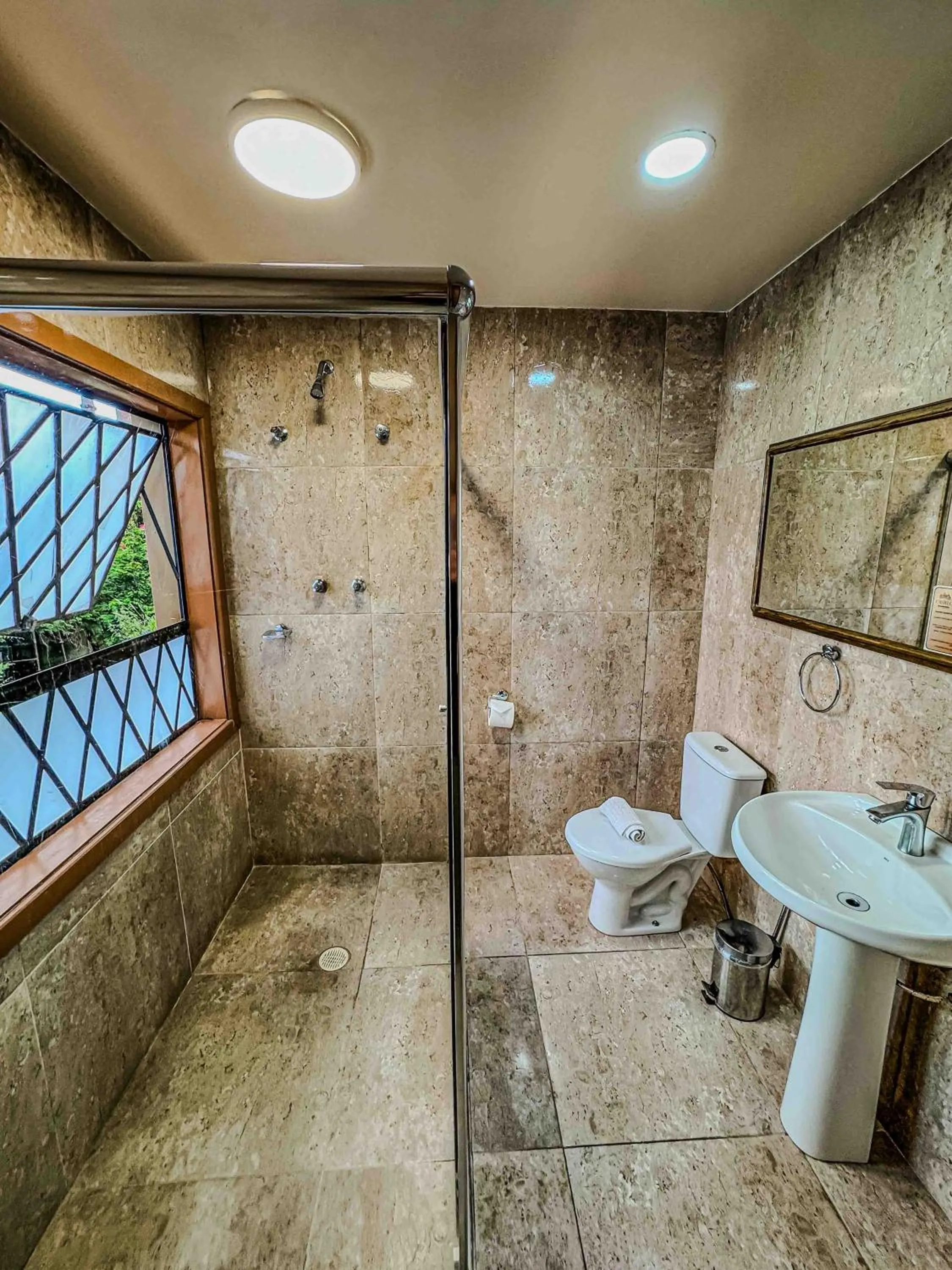 Bathroom in Hotel Castelo Nacional Inn Campos do Jordão