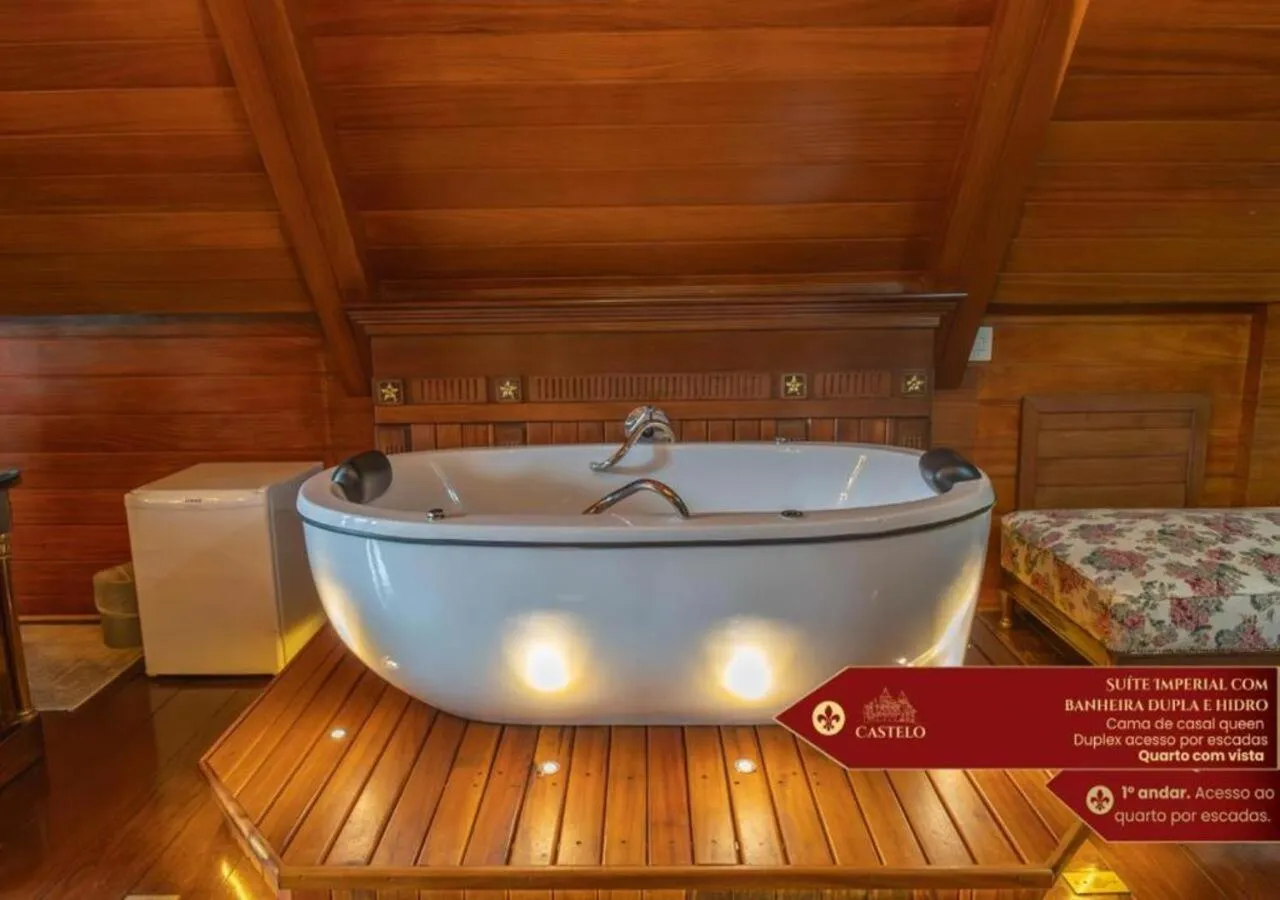 Bath in Hotel Castelo Nacional Inn Campos do Jordão