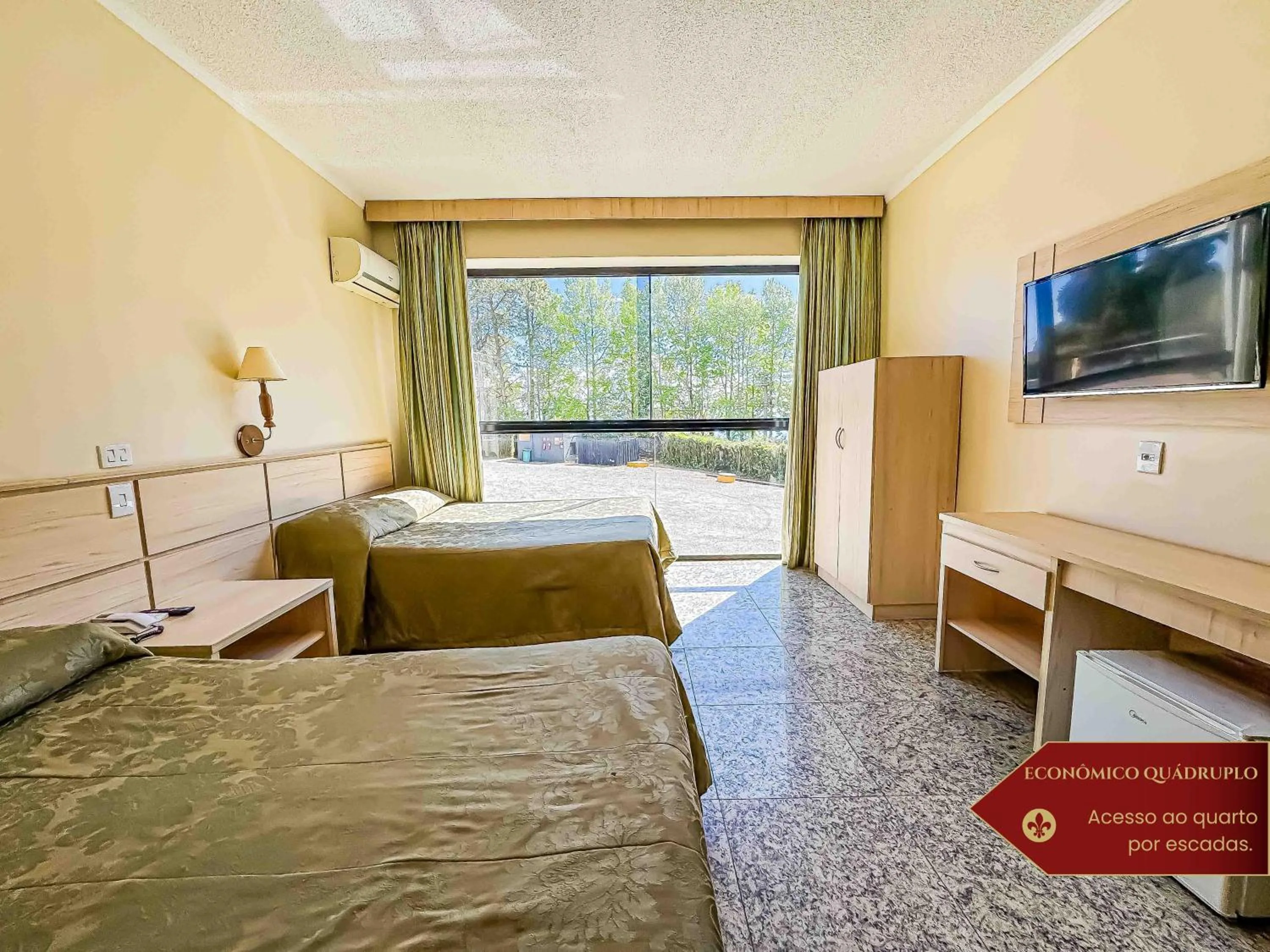 Bedroom, Bed in Hotel Castelo Nacional Inn Campos do Jordão