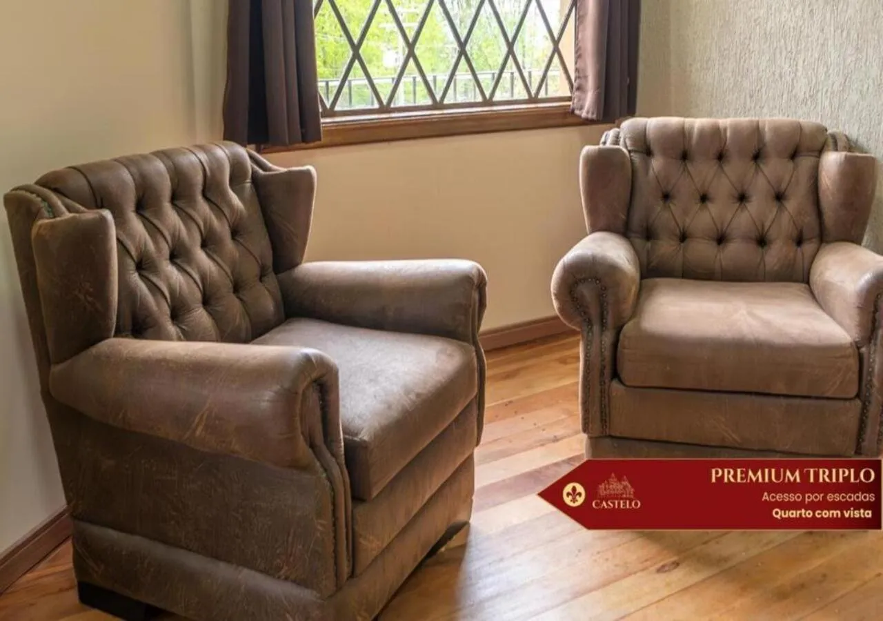 Seating area in Hotel Castelo Nacional Inn Campos do Jordão