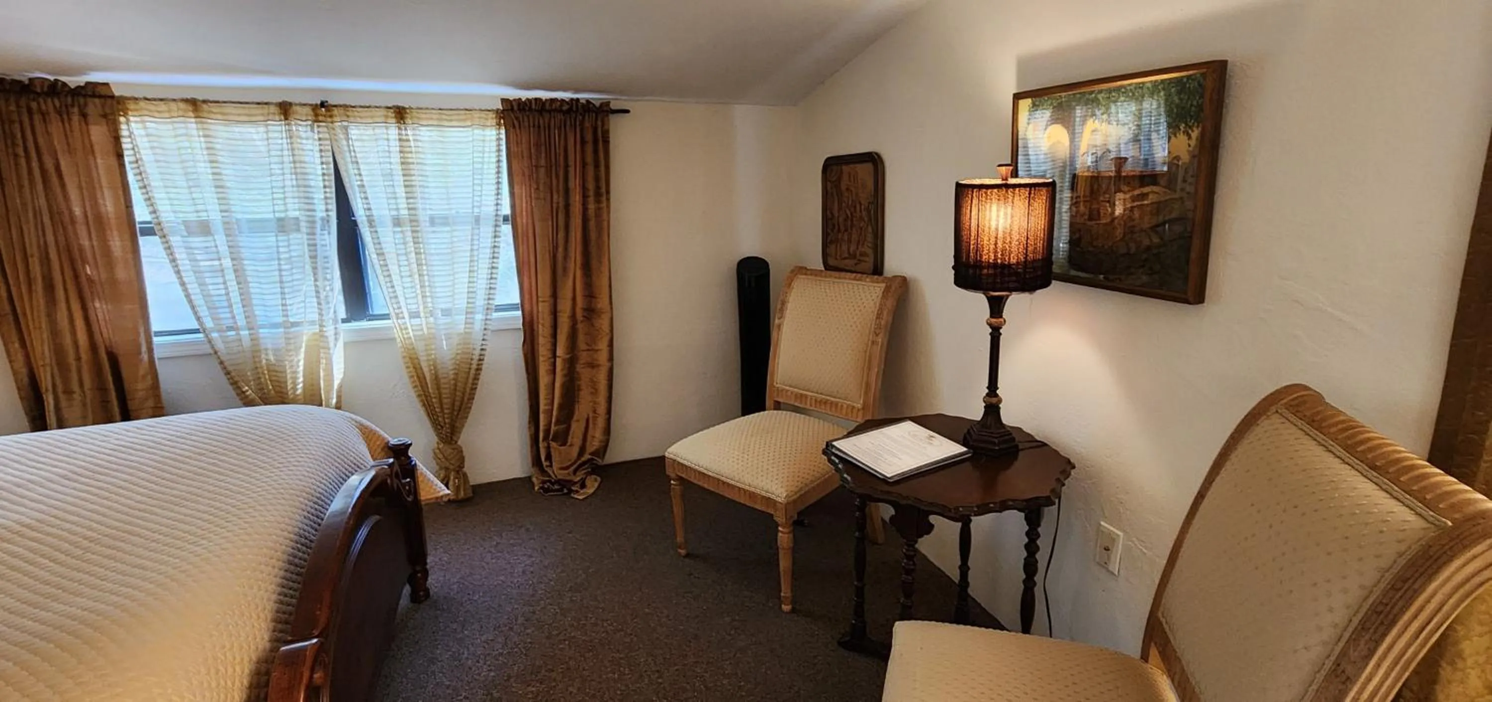 Bed in Lily Creek Lodge