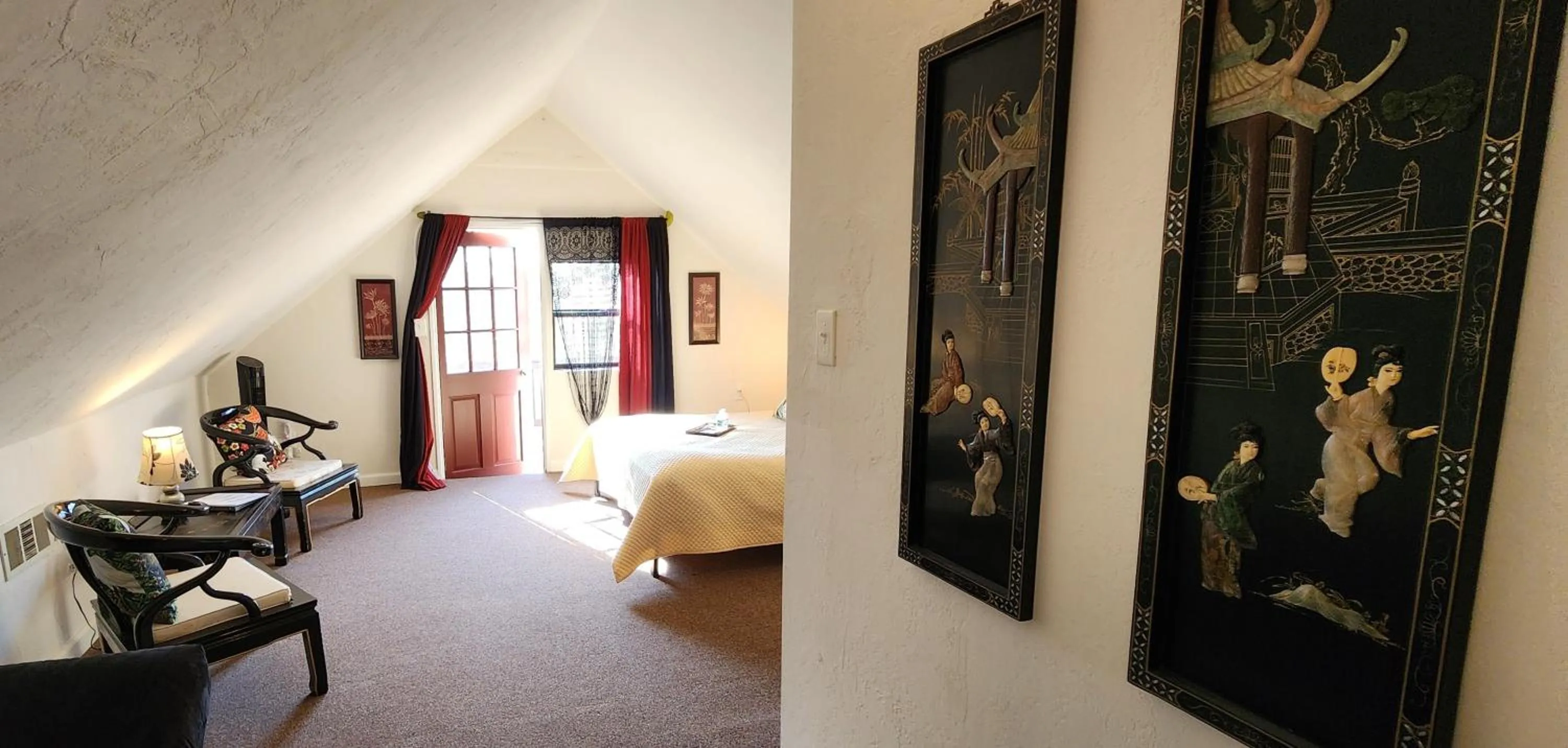 Bed in Lily Creek Lodge