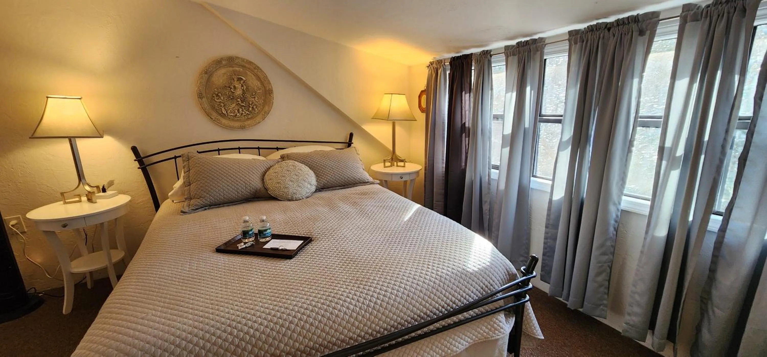 Bed in Lily Creek Lodge