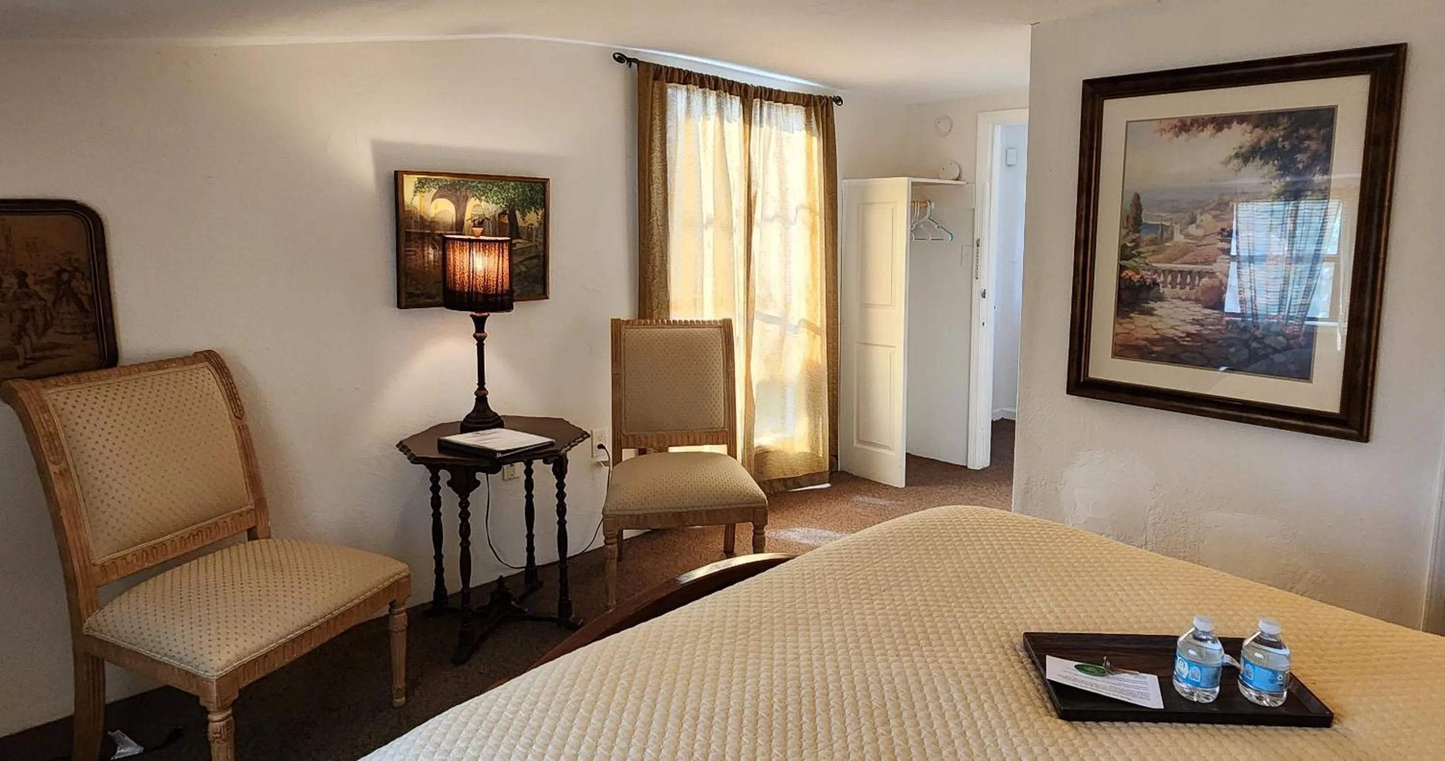 Bed in Lily Creek Lodge