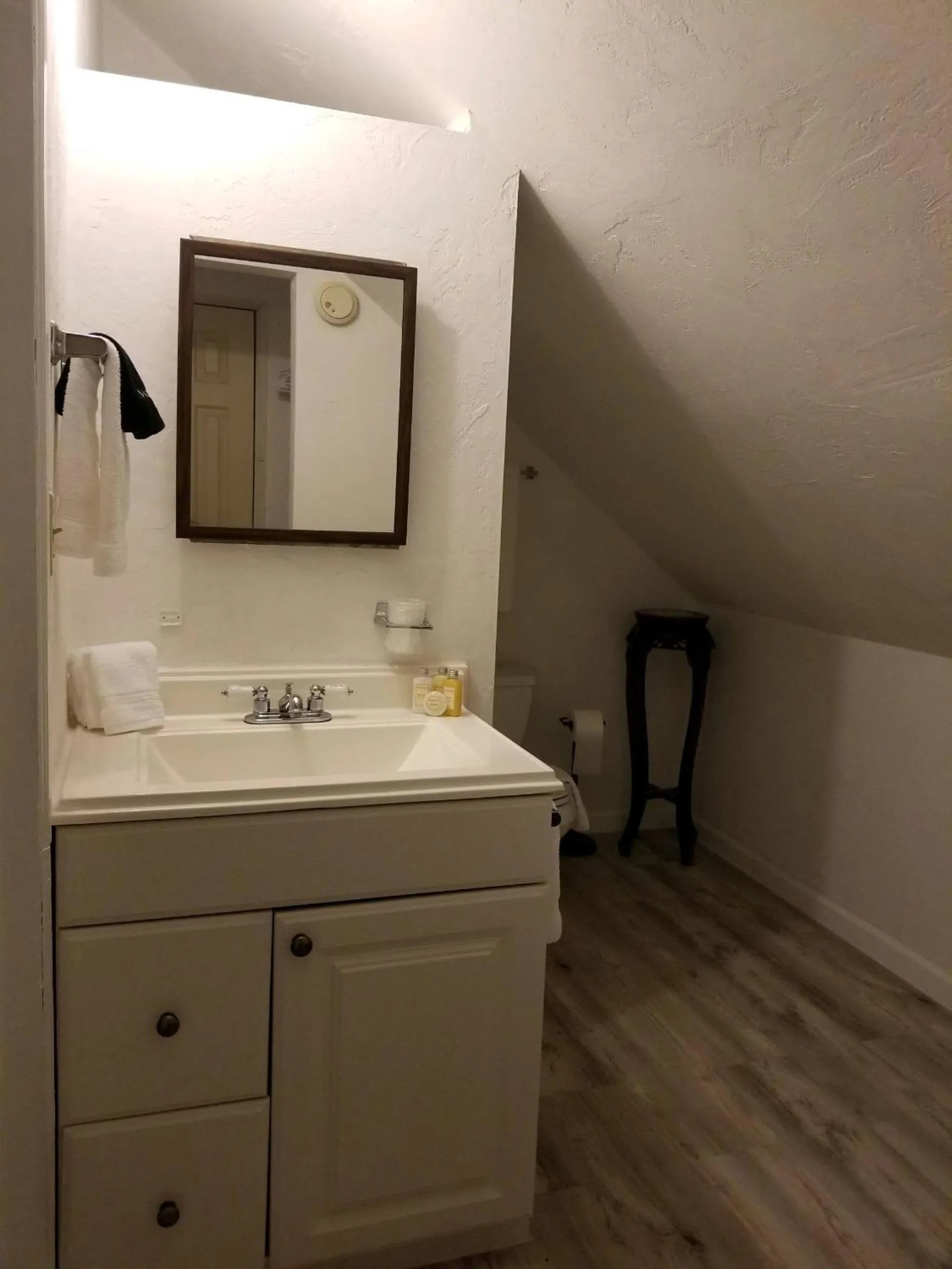 Bathroom in Lily Creek Lodge