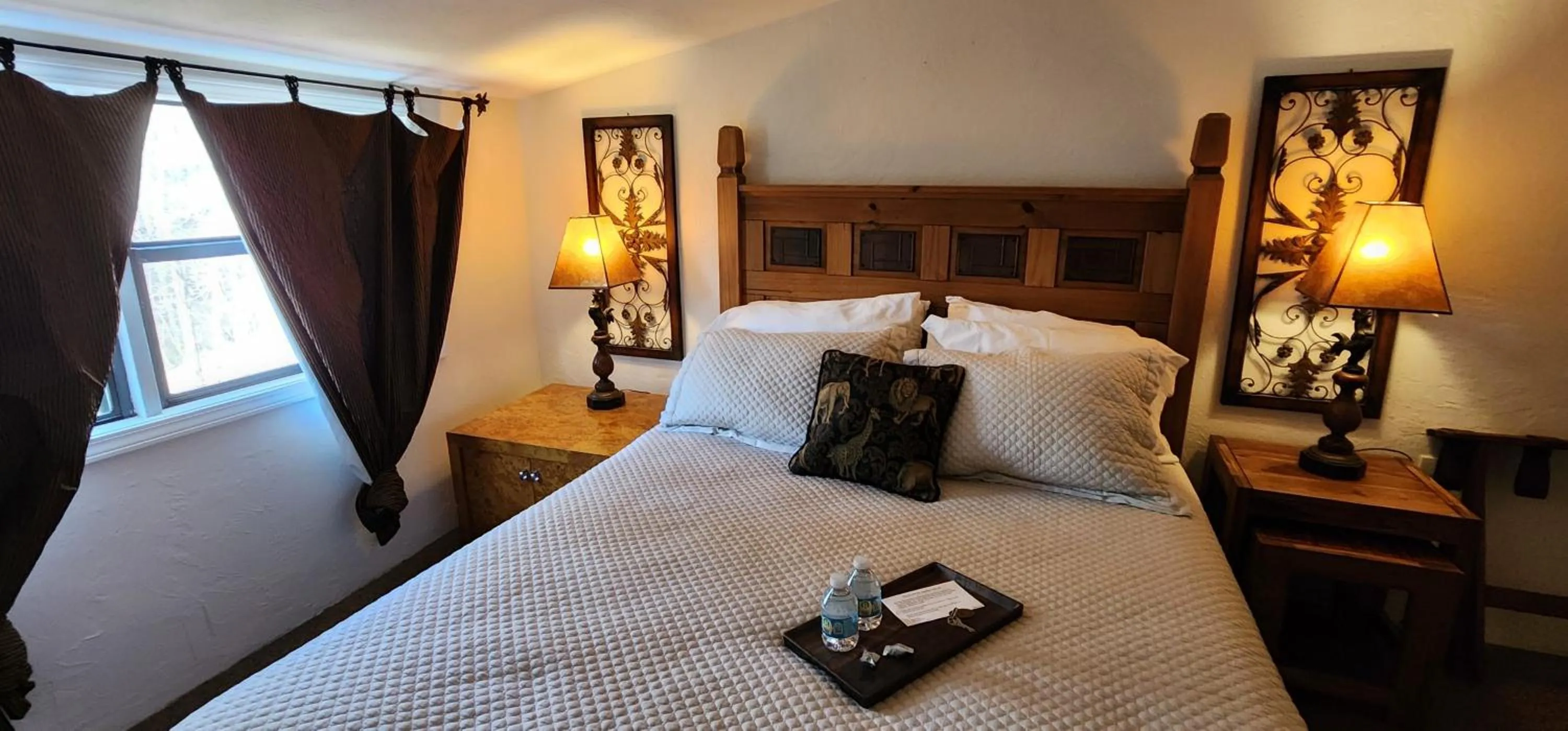 Bed in Lily Creek Lodge